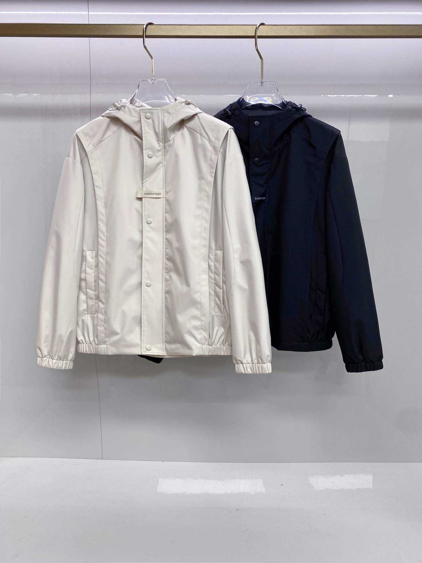 Balenciaga 巴黎世家 2026ss春季新款连帽夹克外套全高端版本！高定专柜面料辅料，透气舒适度