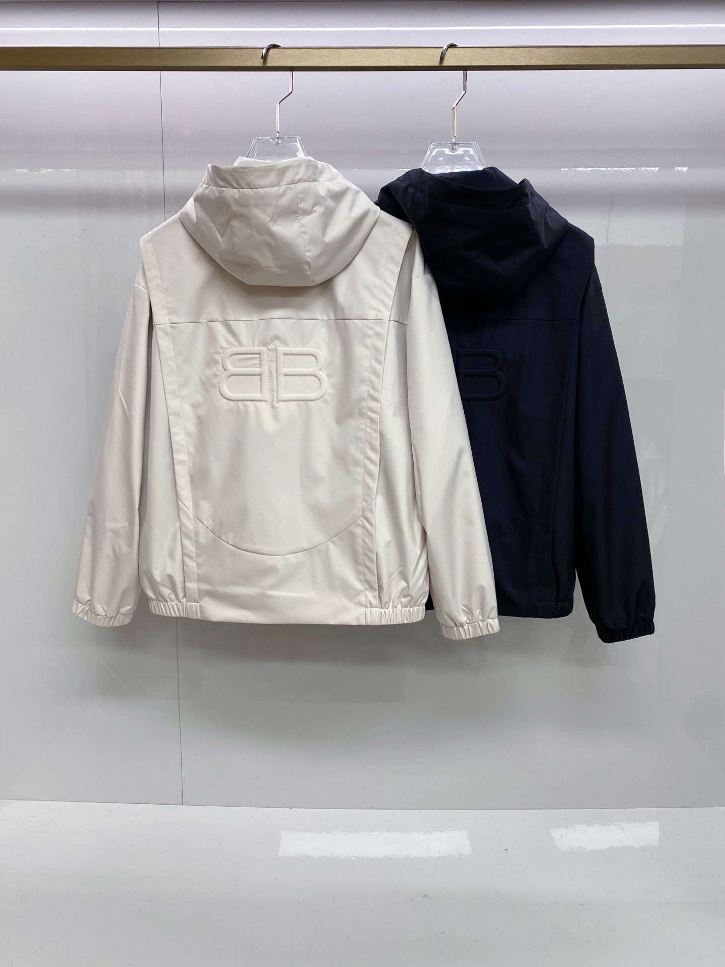 Balenciaga 巴黎世家 2026ss春季新款连帽夹克外套全高端版本！高定专柜面料辅料，透气舒适度