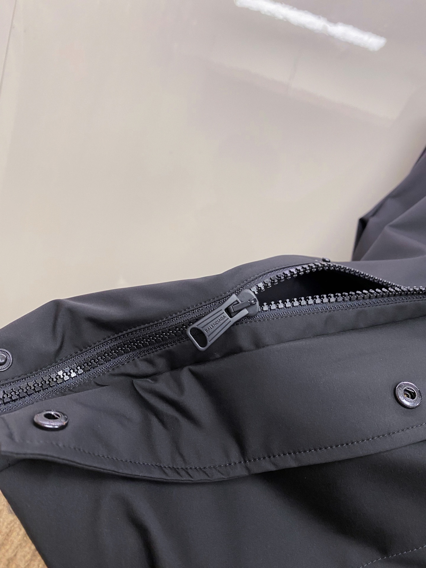 Balenciaga 巴黎世家 2026ss春季新款连帽夹克外套全高端版本！高定专柜面料辅料，透气舒适度