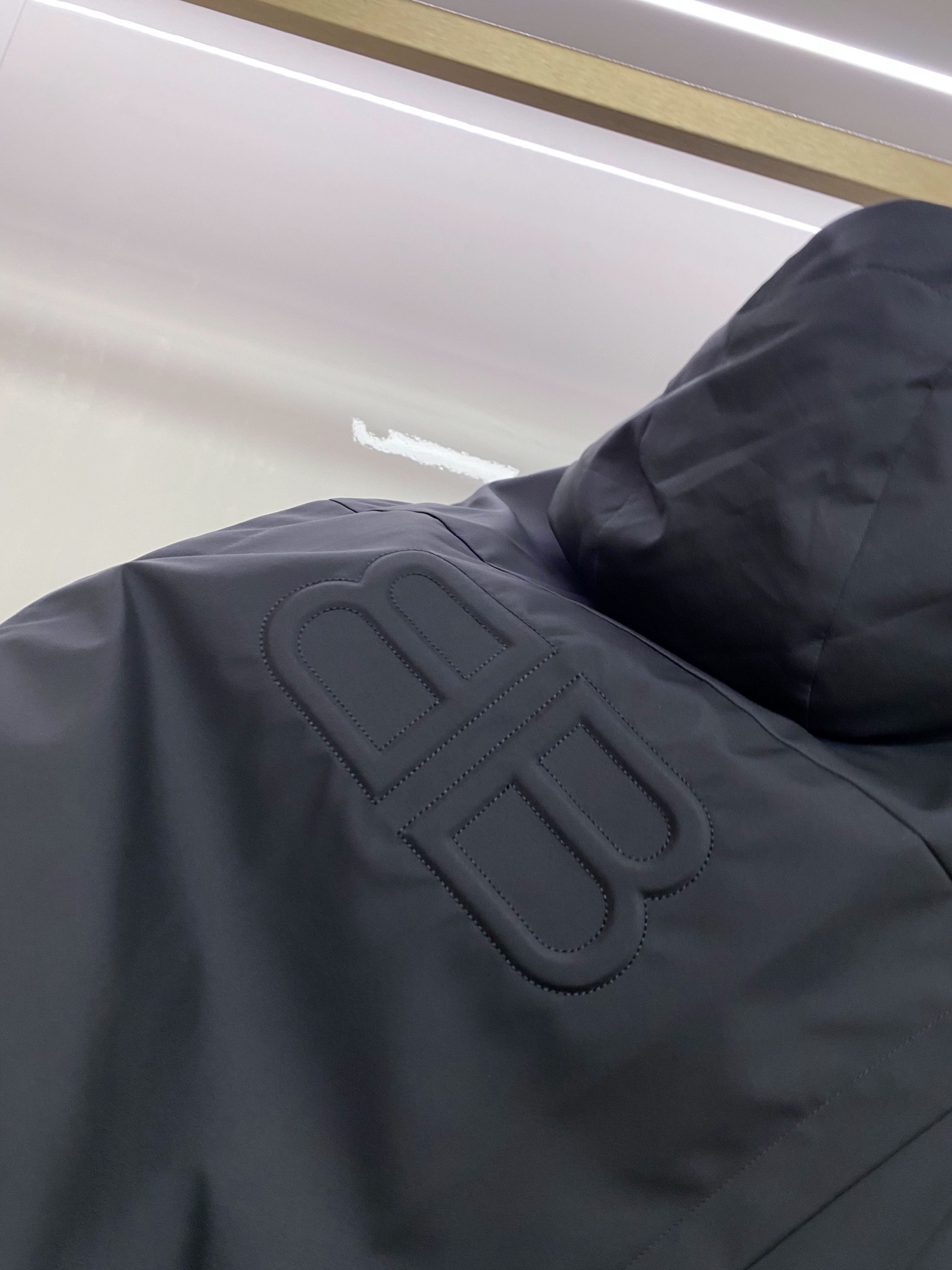 Balenciaga 巴黎世家 2026ss春季新款连帽夹克外套全高端版本！高定专柜面料辅料，透气舒适度