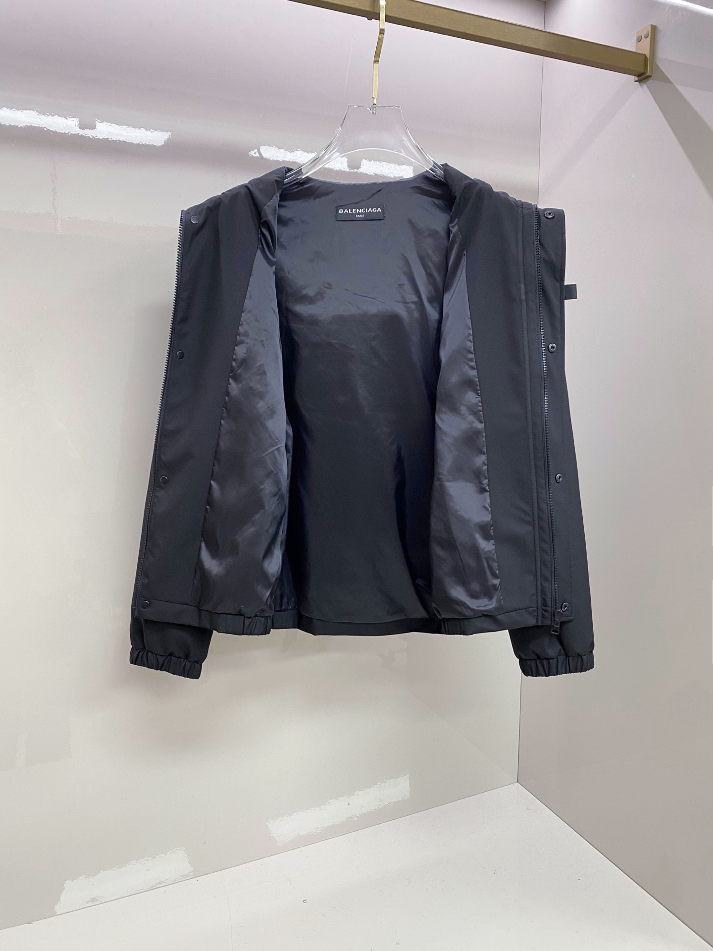 Balenciaga 巴黎世家 2026ss春季新款连帽夹克外套全高端版本！高定专柜面料辅料，透气舒适度