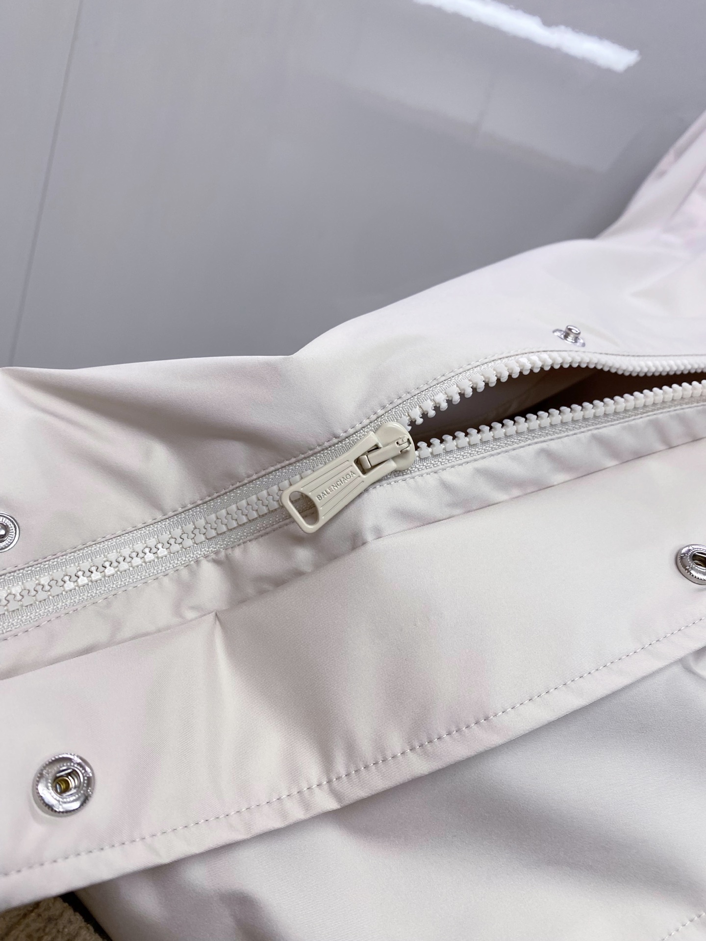 Balenciaga 巴黎世家 2026ss春季新款连帽夹克外套全高端版本！高定专柜面料辅料，透气舒适度