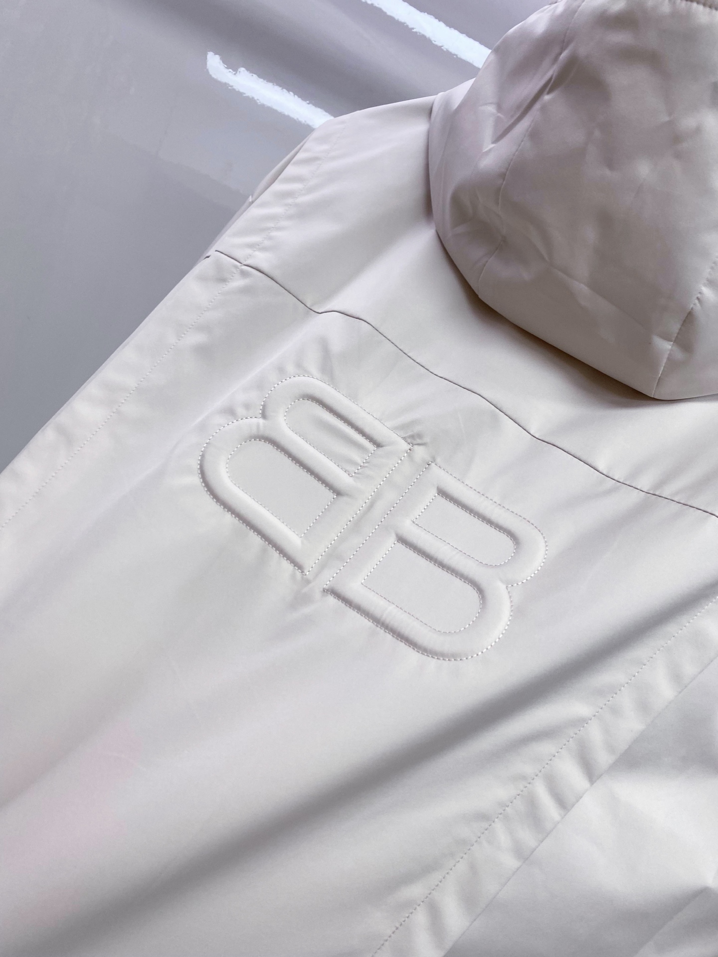 Balenciaga 巴黎世家 2026ss春季新款连帽夹克外套全高端版本！高定专柜面料辅料，透气舒适度