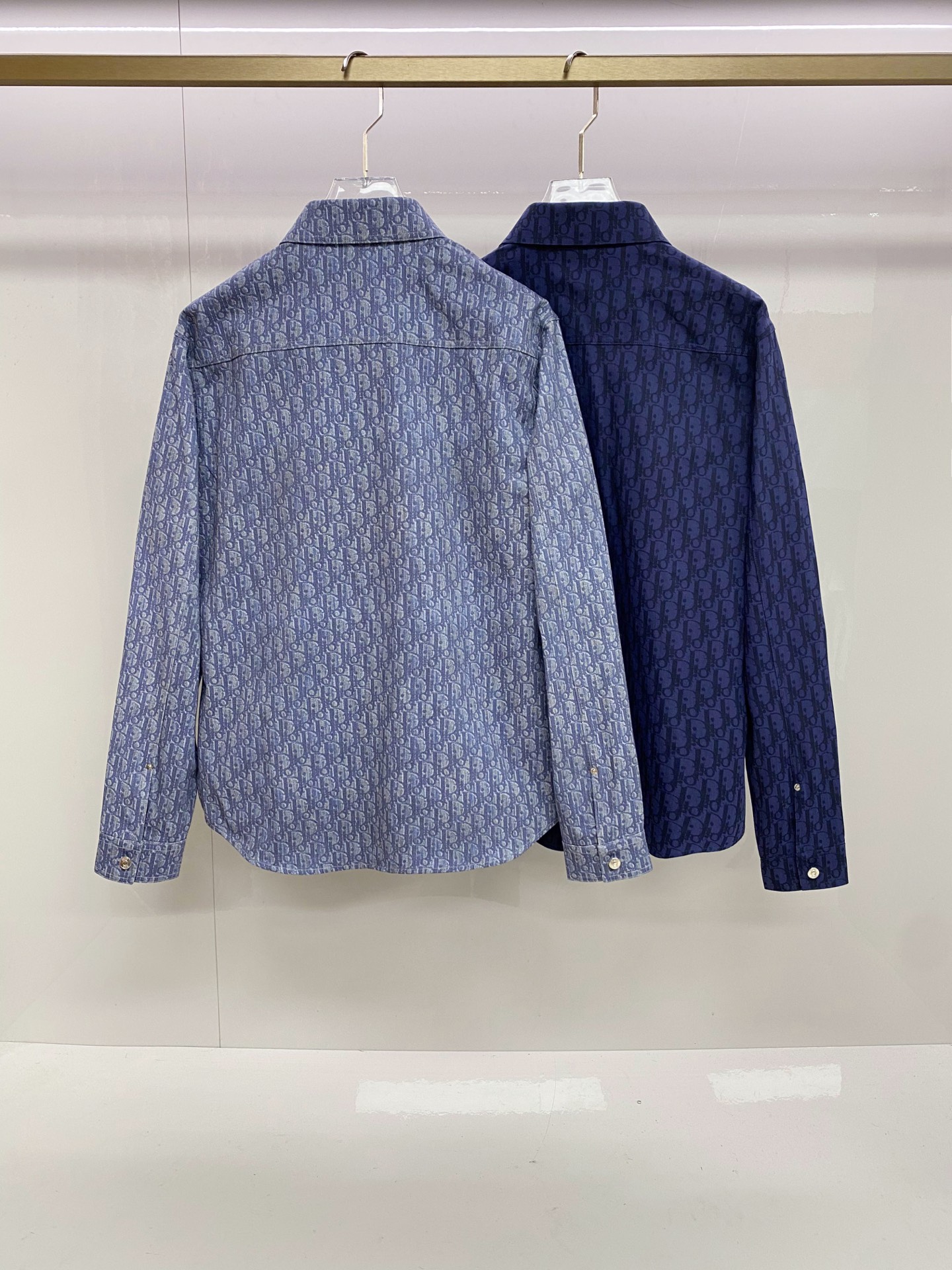 Dior 迪奥 CD 2026ss春季新款衬衫 全身logo老花满印牛仔衬衫 定制水洗面料 超高工艺的拔