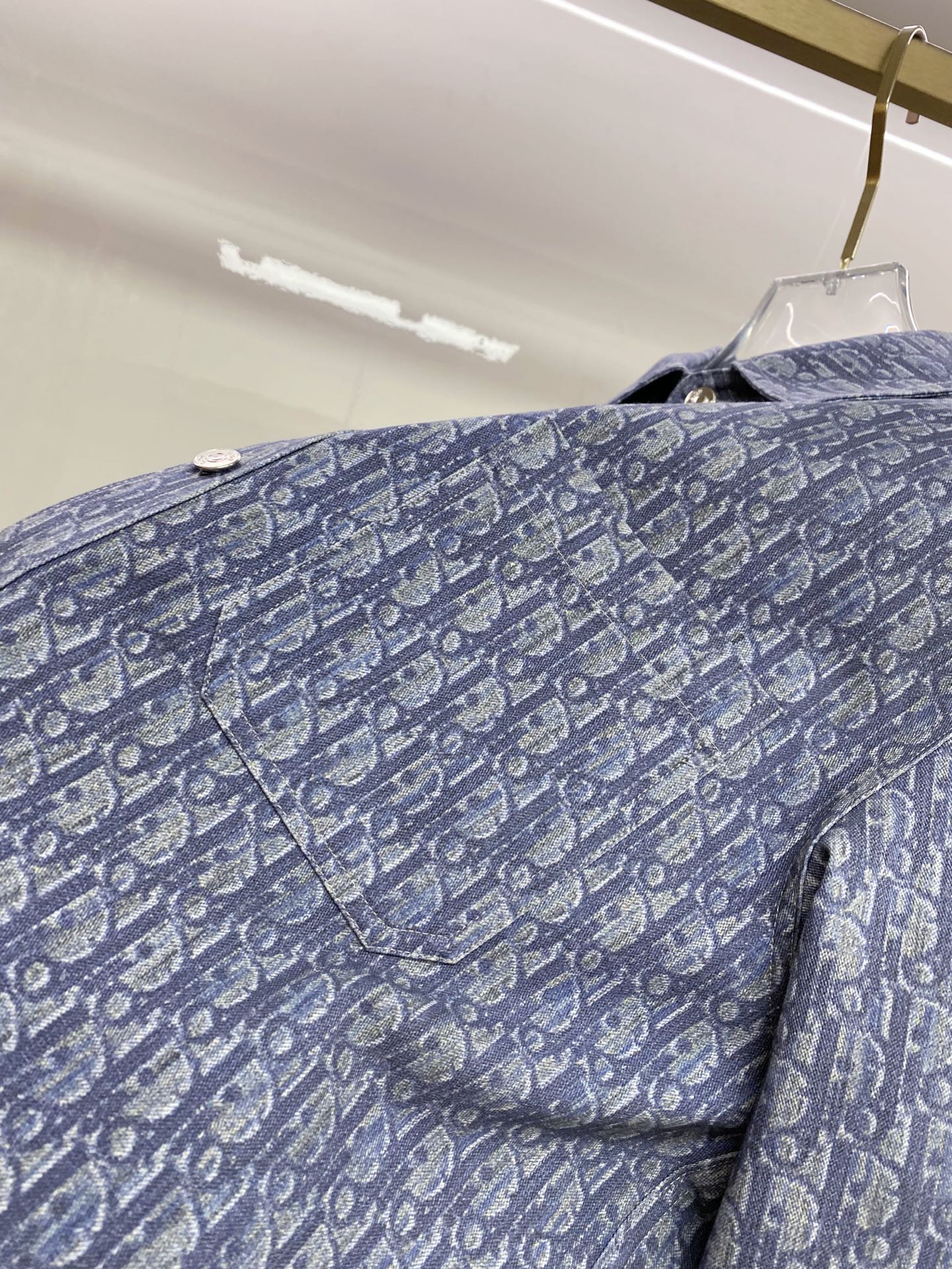 Dior 迪奥 CD 2026ss春季新款衬衫 全身logo老花满印牛仔衬衫 定制水洗面料 超高工艺的拔