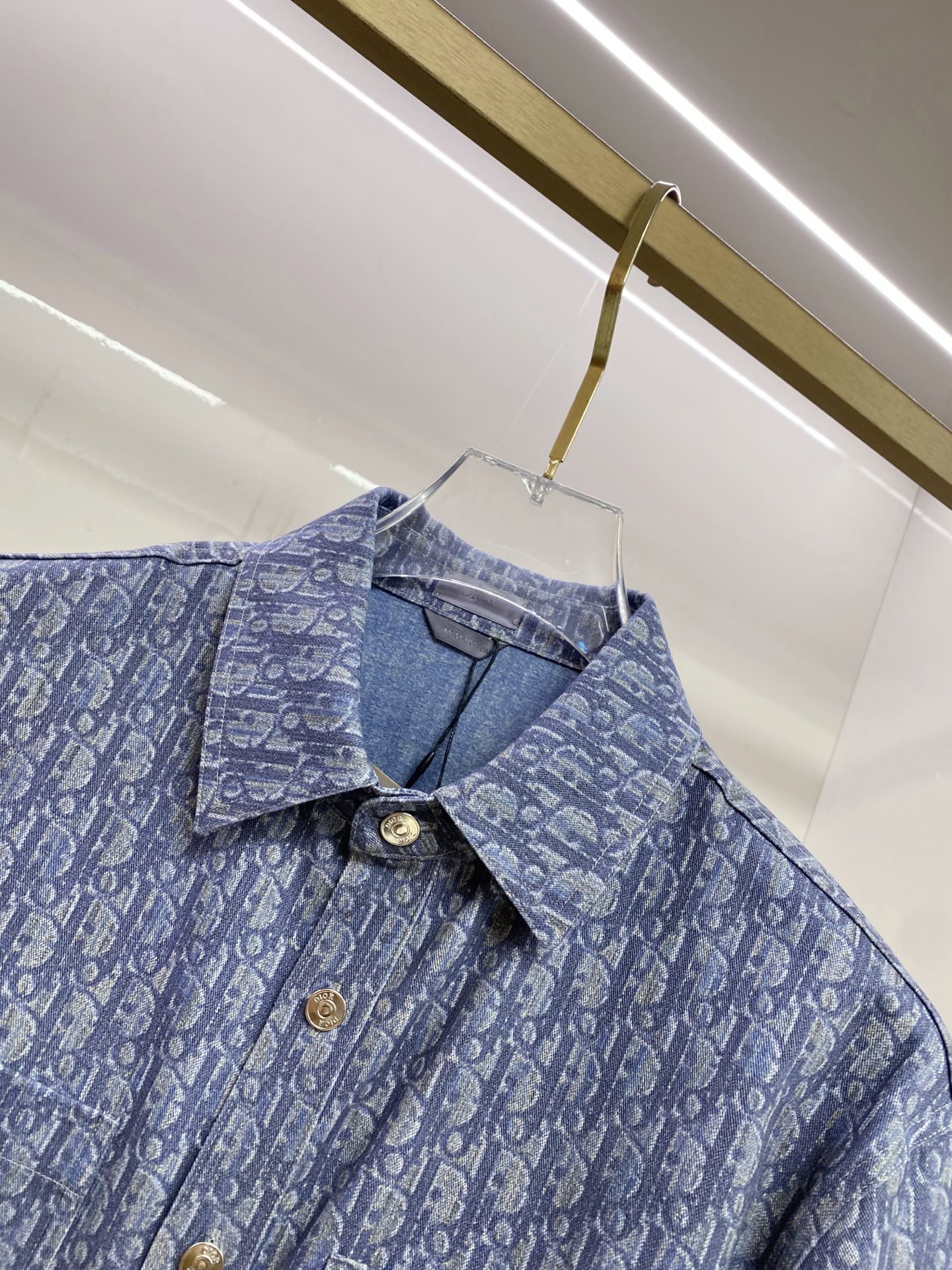 Dior 迪奥 CD 2026ss春季新款衬衫 全身logo老花满印牛仔衬衫 定制水洗面料 超高工艺的拔