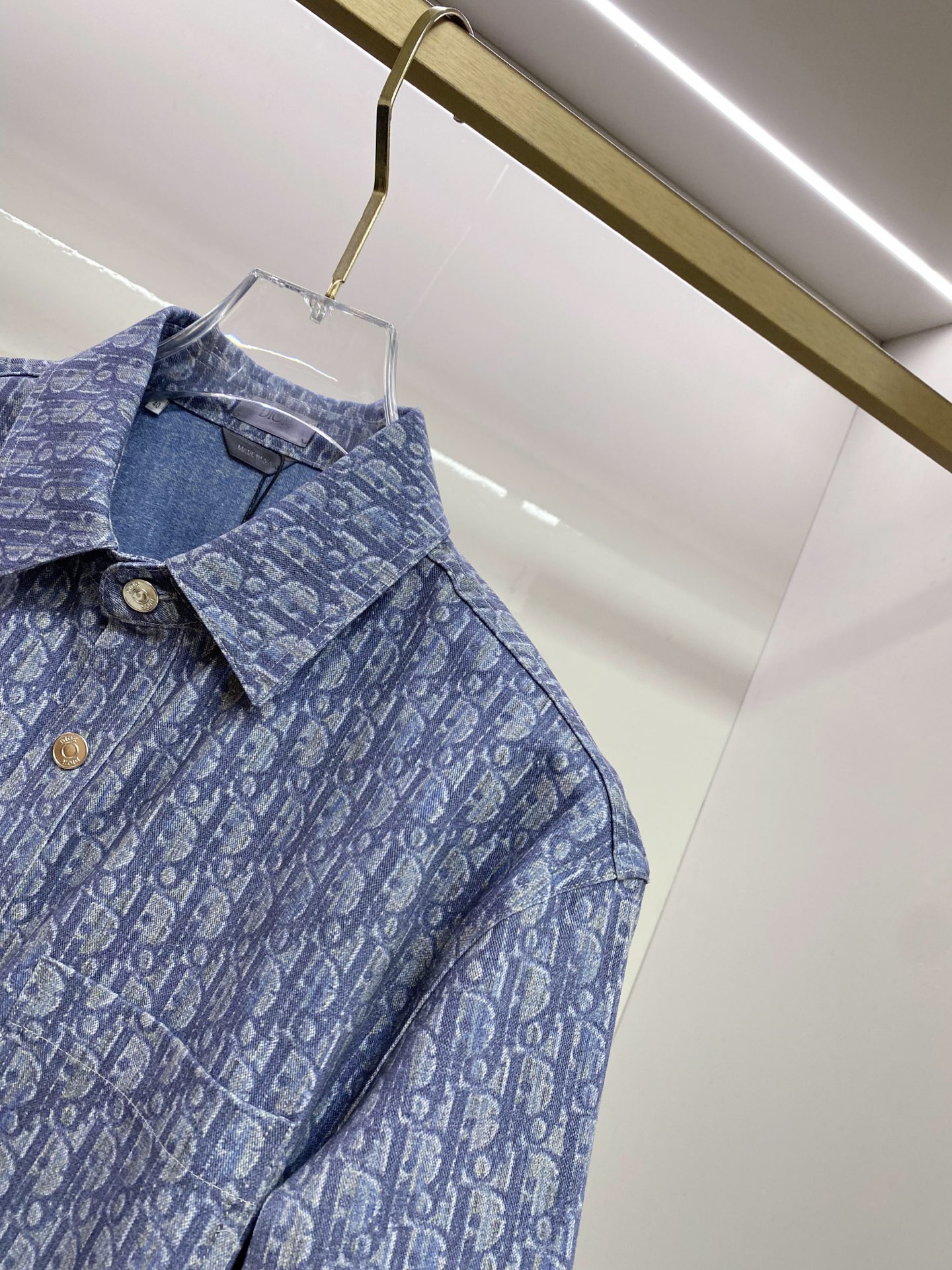 Dior 迪奥 CD 2026ss春季新款衬衫 全身logo老花满印牛仔衬衫 定制水洗面料 超高工艺的拔