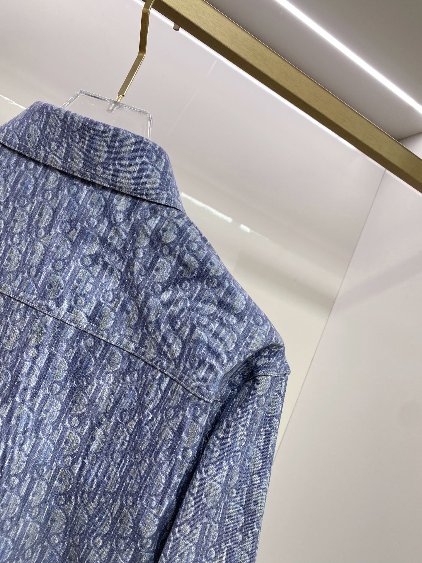 Dior 迪奥 CD 2026ss春季新款衬衫 全身logo老花满印牛仔衬衫 定制水洗面料 超高工艺的拔