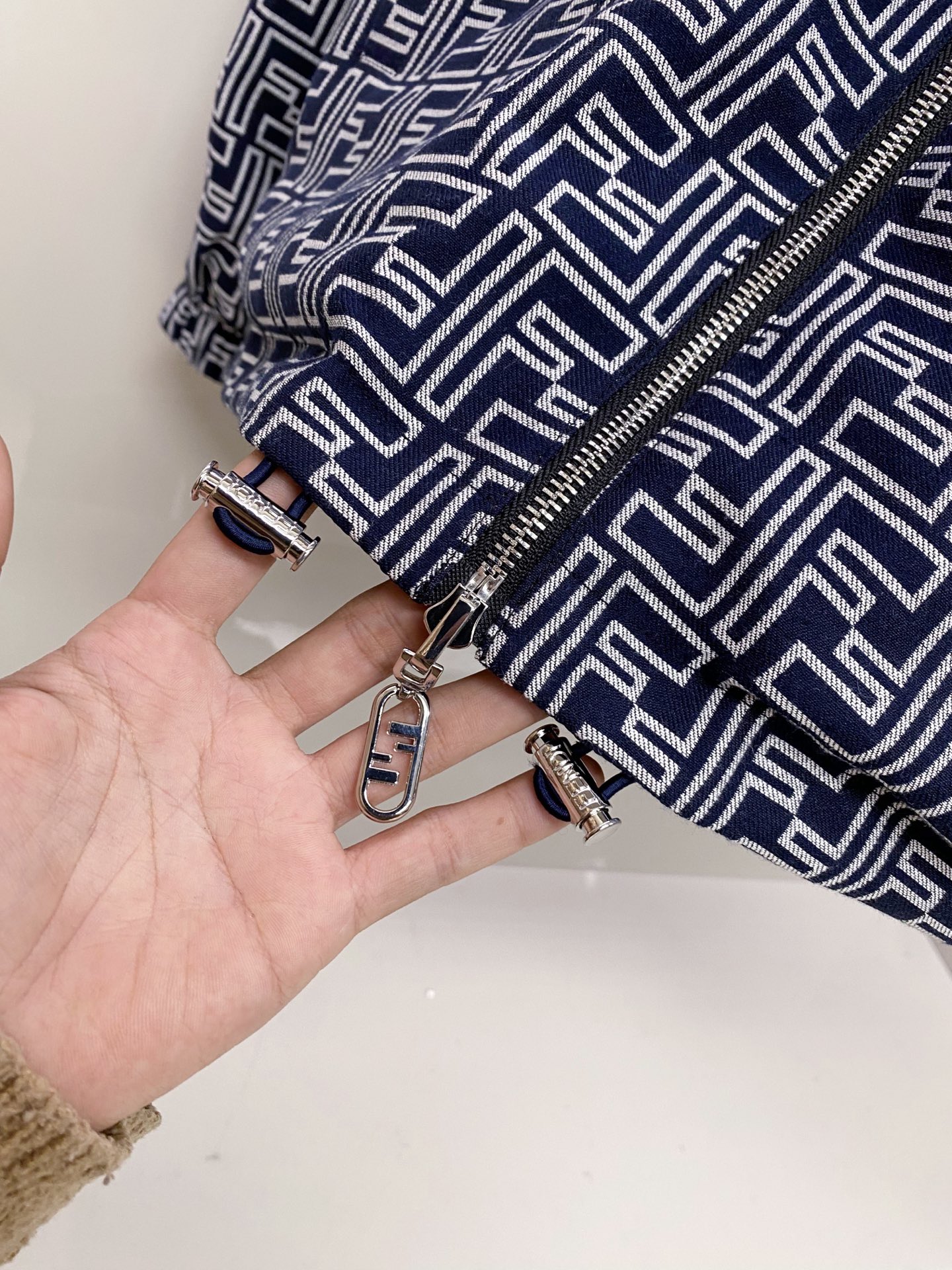 Fendi 芬迪 2026新款连帽夹克春装外套、双面可穿、新款发布、顶级品质>(夹克系列)专柜官网同步发