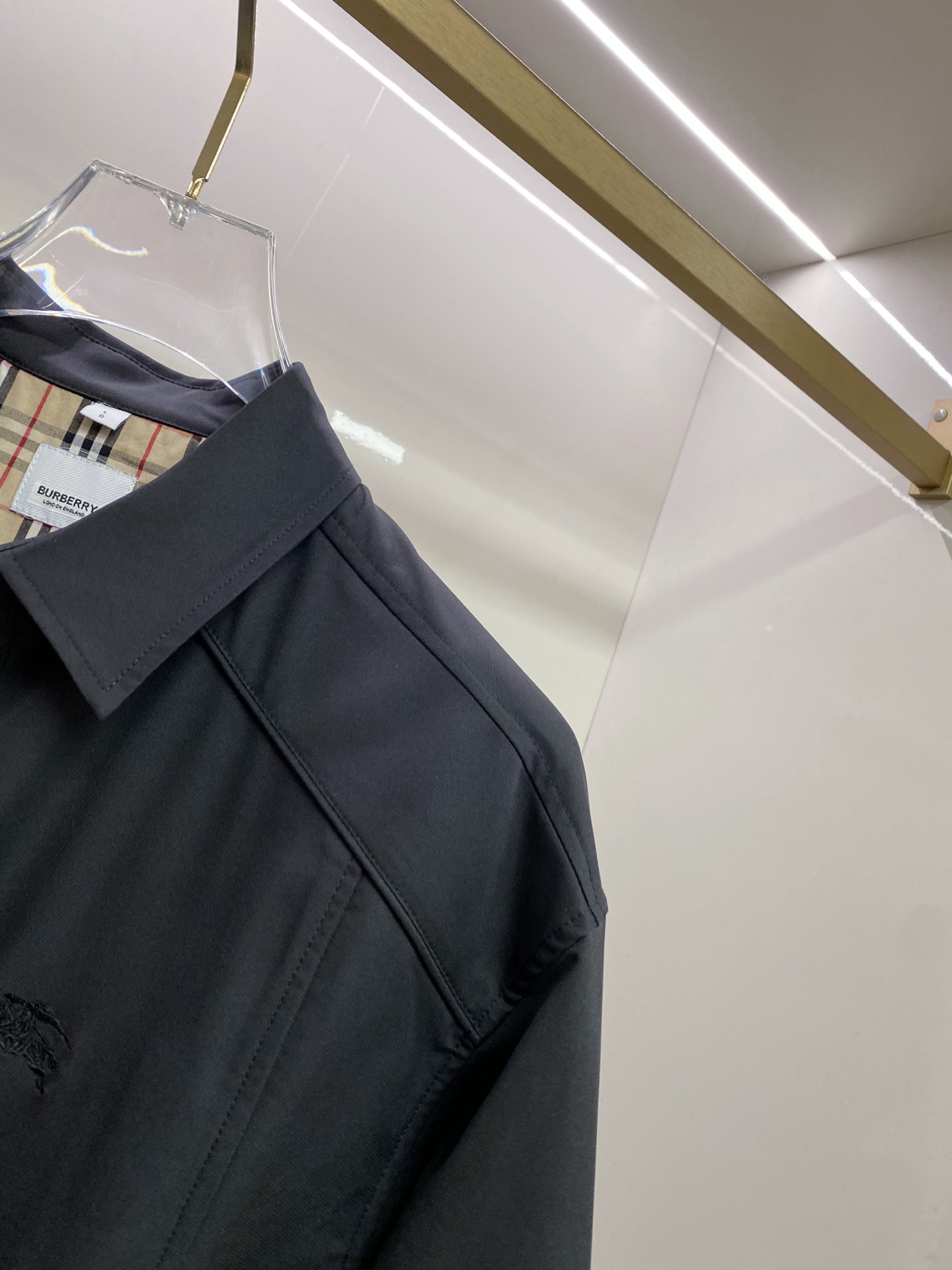 Burberry 巴宝莉2026ss春季新款夹克外套全高端版本！高定专柜面料辅料，透气舒适度高，细节无可