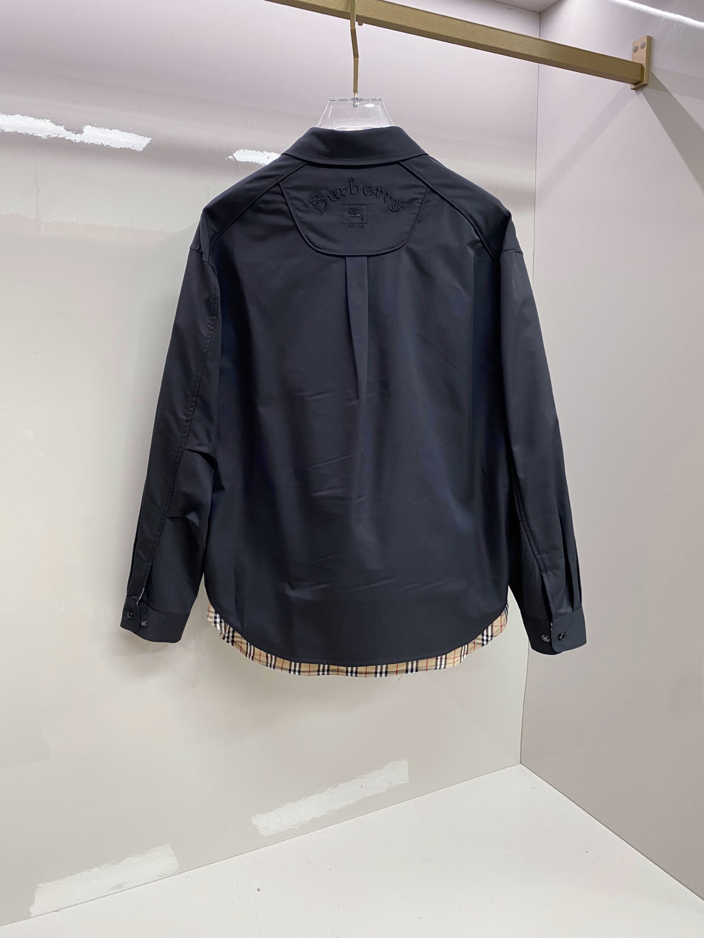 Burberry 巴宝莉2026ss春季新款夹克外套全高端版本！高定专柜面料辅料，透气舒适度高，细节无可