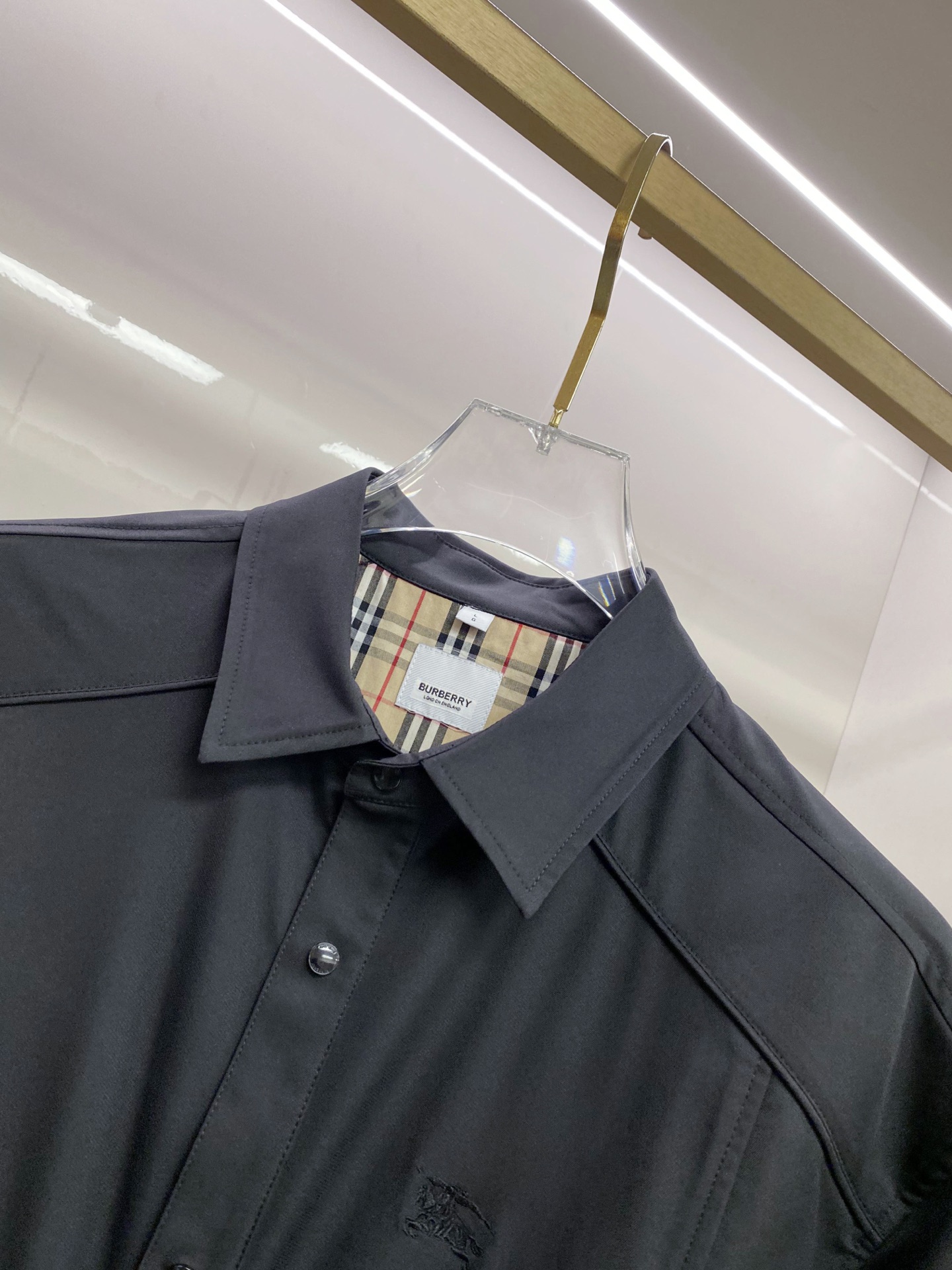 Burberry 巴宝莉2026ss春季新款夹克外套全高端版本！高定专柜面料辅料，透气舒适度高，细节无可