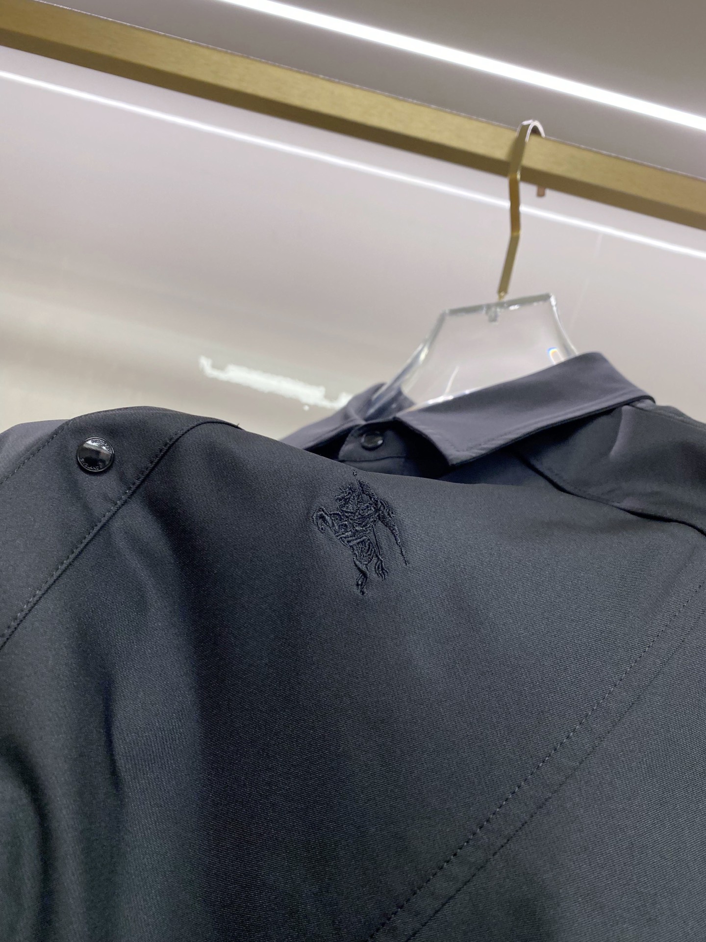 Burberry 巴宝莉2026ss春季新款夹克外套全高端版本！高定专柜面料辅料，透气舒适度高，细节无可