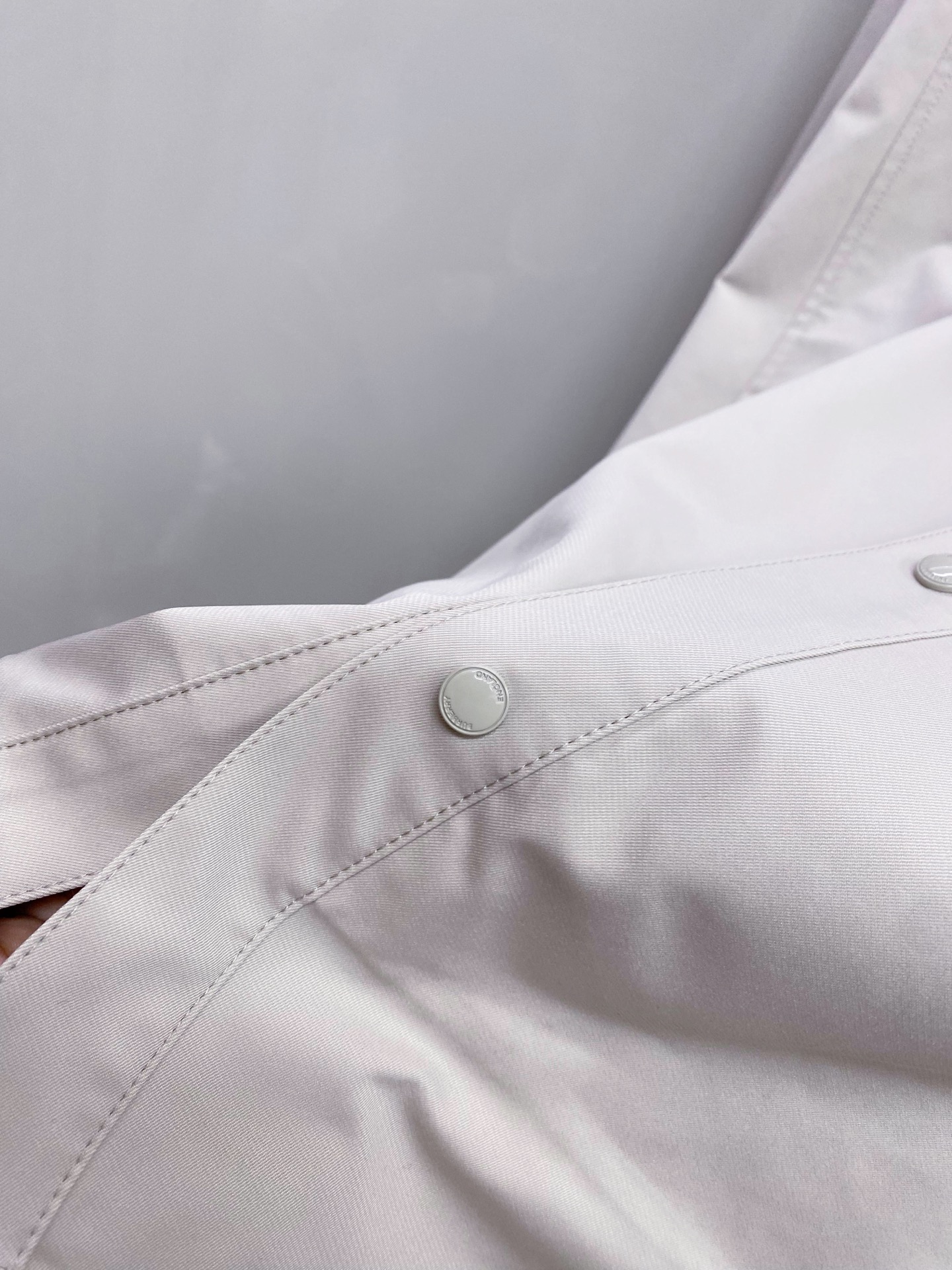 Burberry 巴宝莉2026ss春季新款夹克外套全高端版本！高定专柜面料辅料，透气舒适度高，细节无可