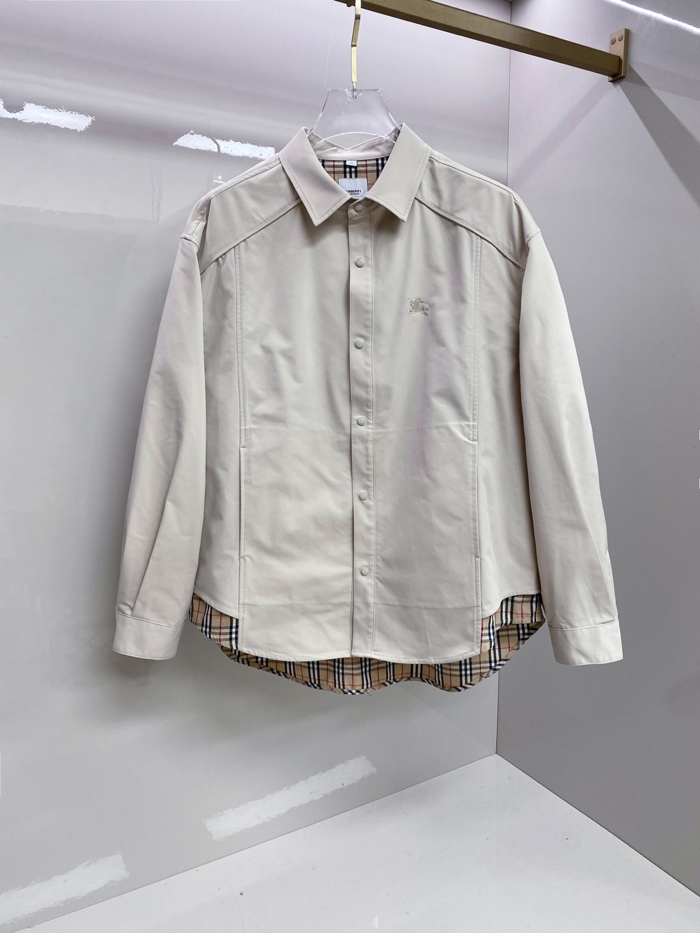 Burberry 巴宝莉2026ss春季新款夹克外套全高端版本！高定专柜面料辅料，透气舒适度高，细节无可