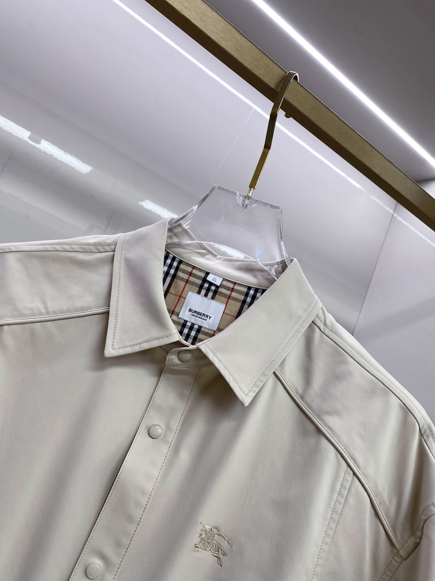 Burberry 巴宝莉2026ss春季新款夹克外套全高端版本！高定专柜面料辅料，透气舒适度高，细节无可