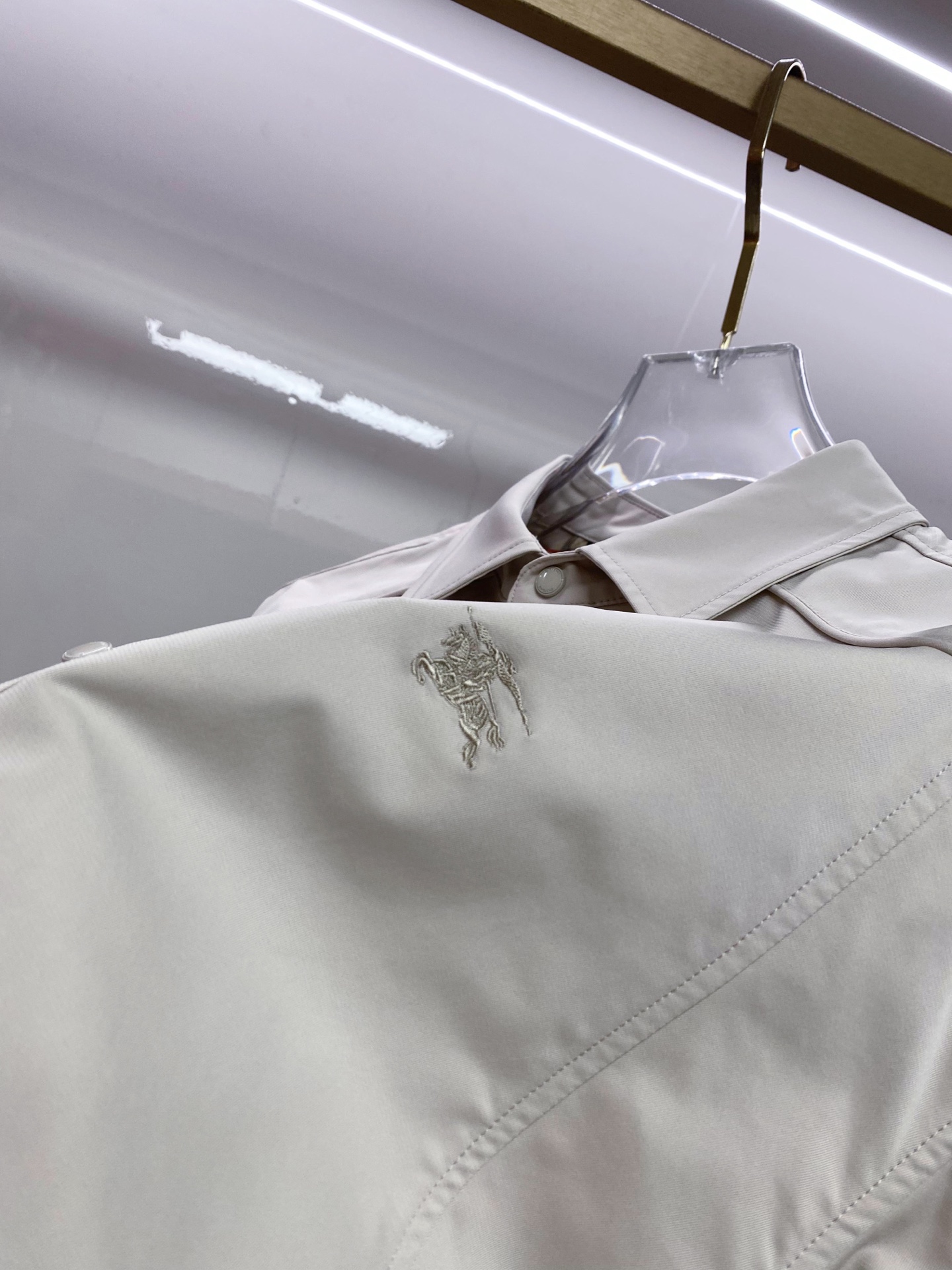 Burberry 巴宝莉2026ss春季新款夹克外套全高端版本！高定专柜面料辅料，透气舒适度高，细节无可