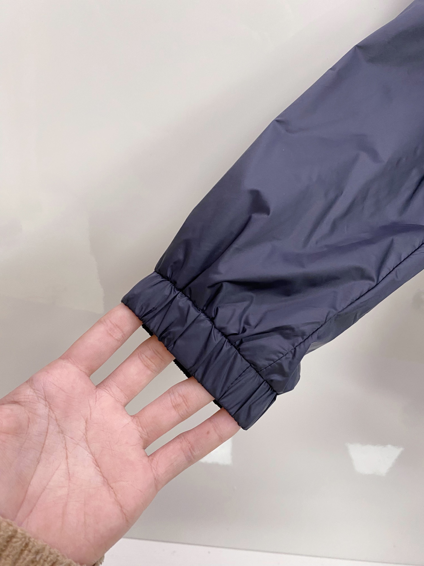 Prada 普拉达 2026ss春季新款连帽夹克外套全高端版本！高定专柜面料辅料，透气舒适度高，细节无可