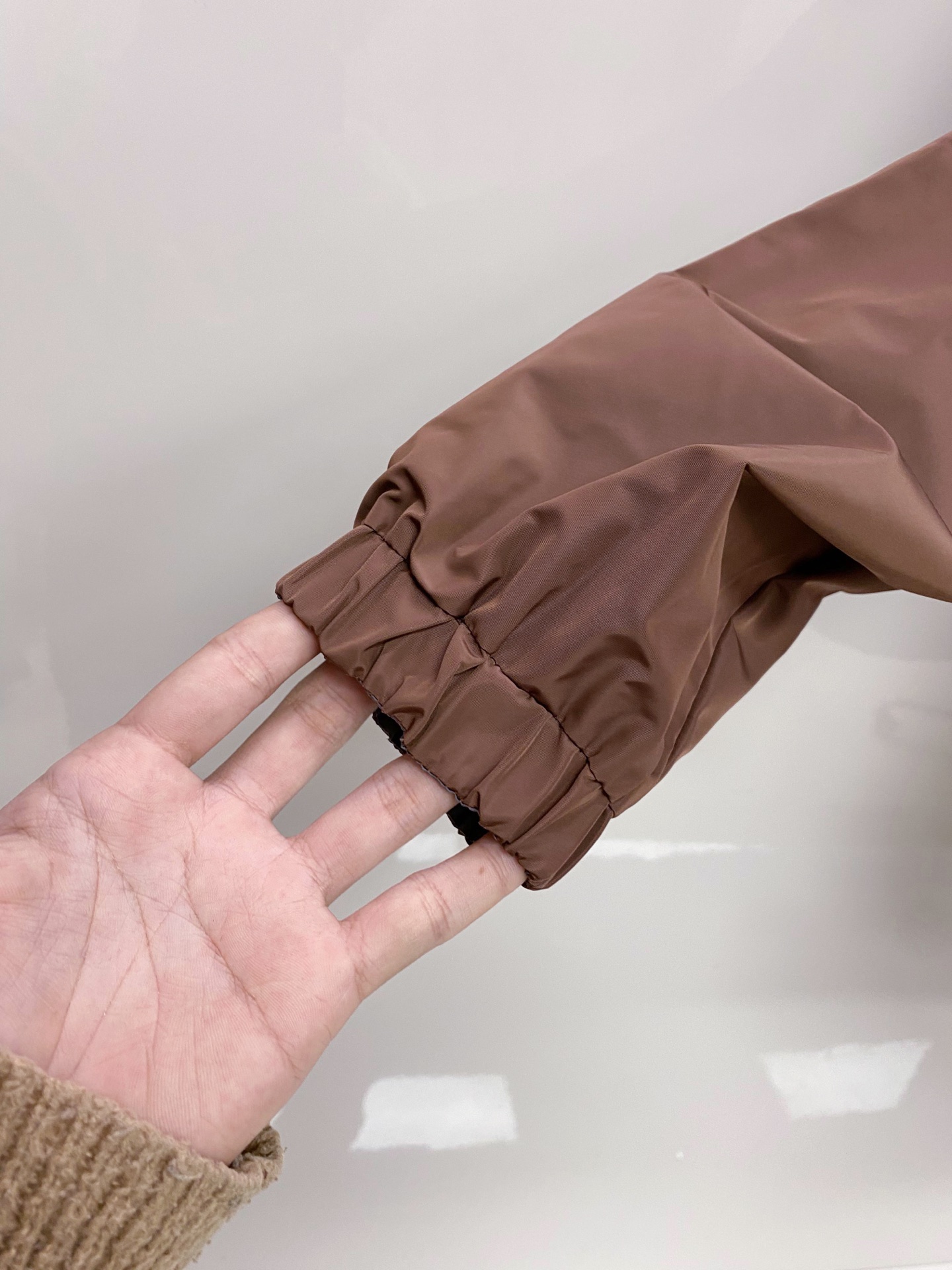 Prada 普拉达 2026ss春季新款连帽夹克外套全高端版本！高定专柜面料辅料，透气舒适度高，细节无可