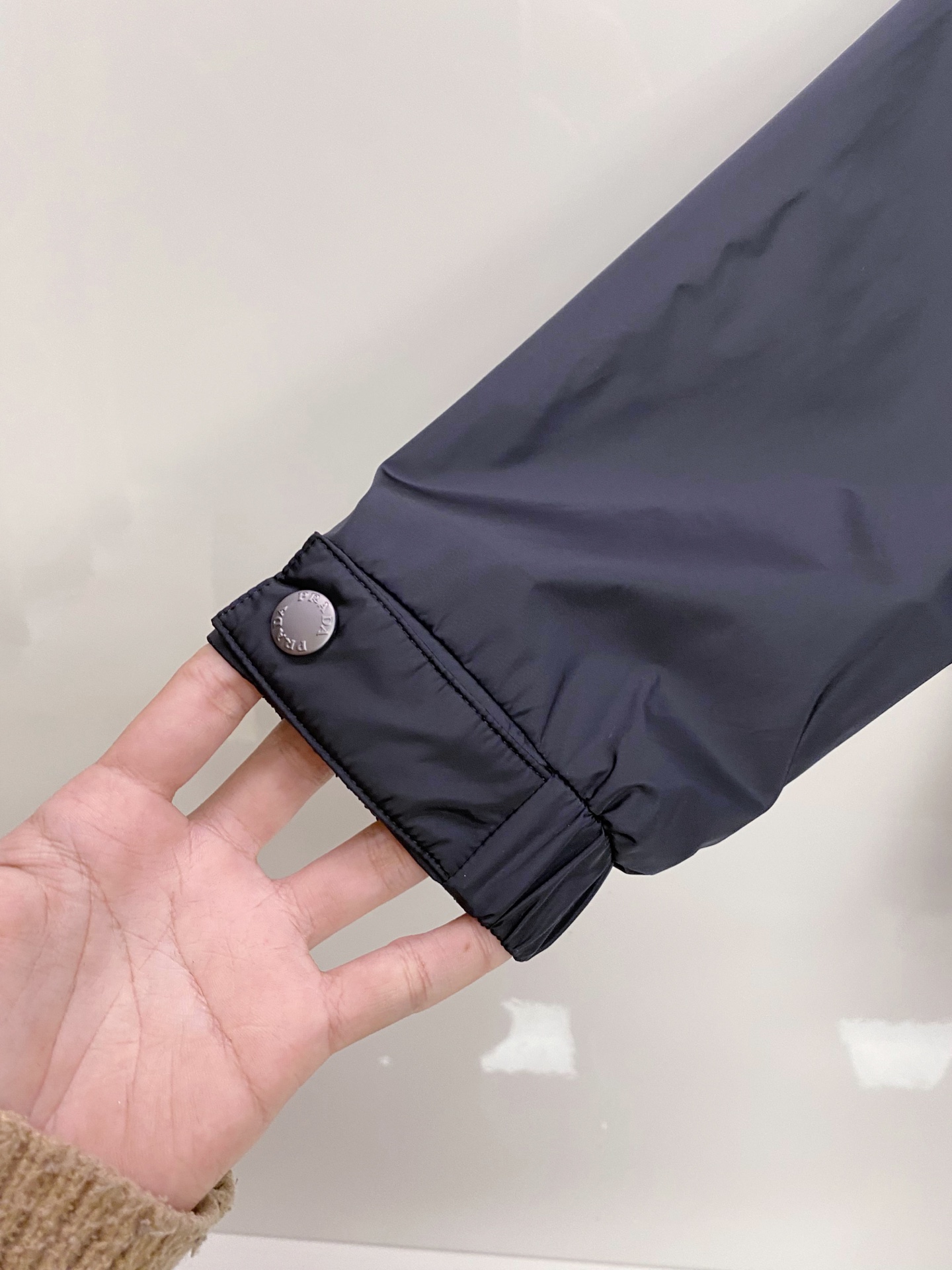 Prada 普拉达 2026ss春季新款翻领夹克外套全高端版本！高定专柜面料辅料，透气舒适度高，细节无可