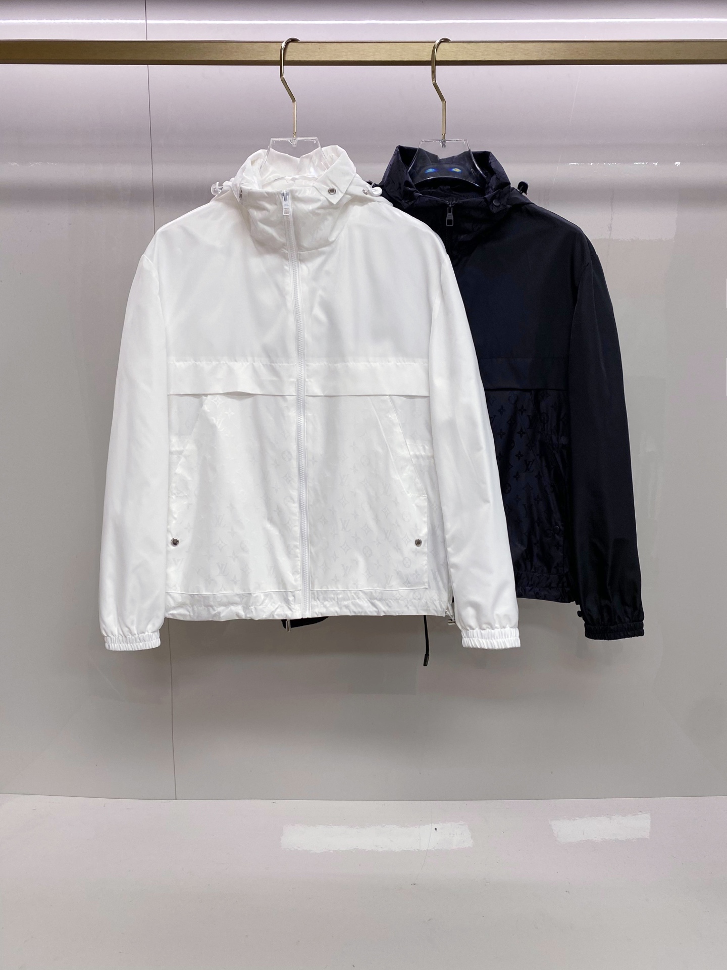 LV 2026ss春季新款夹克外套全高端版本！高定专柜面料辅料，透气舒适度高，细节无可挑剔，做工考究工艺