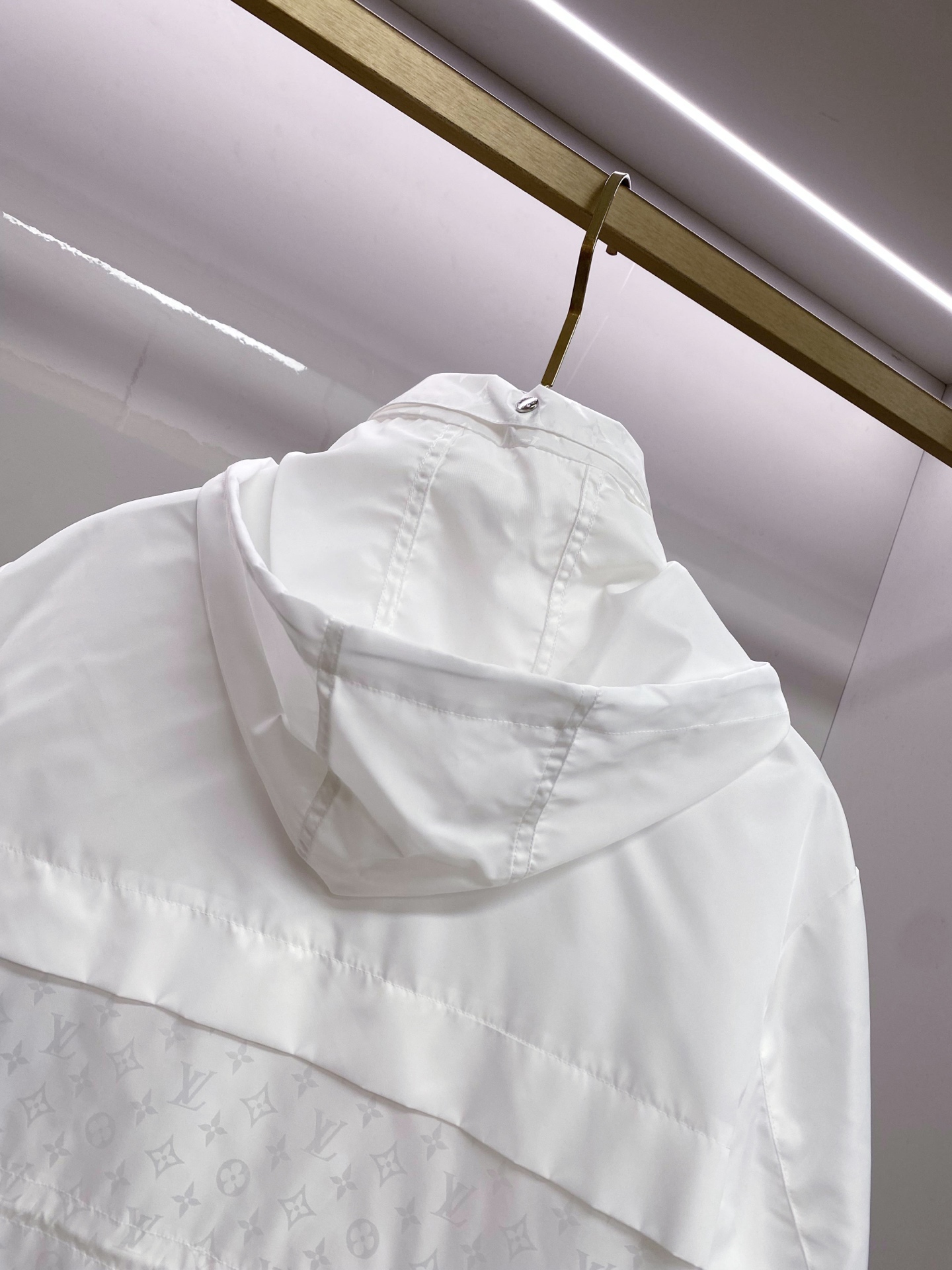 LV 2026ss春季新款夹克外套全高端版本！高定专柜面料辅料，透气舒适度高，细节无可挑剔，做工考究工艺