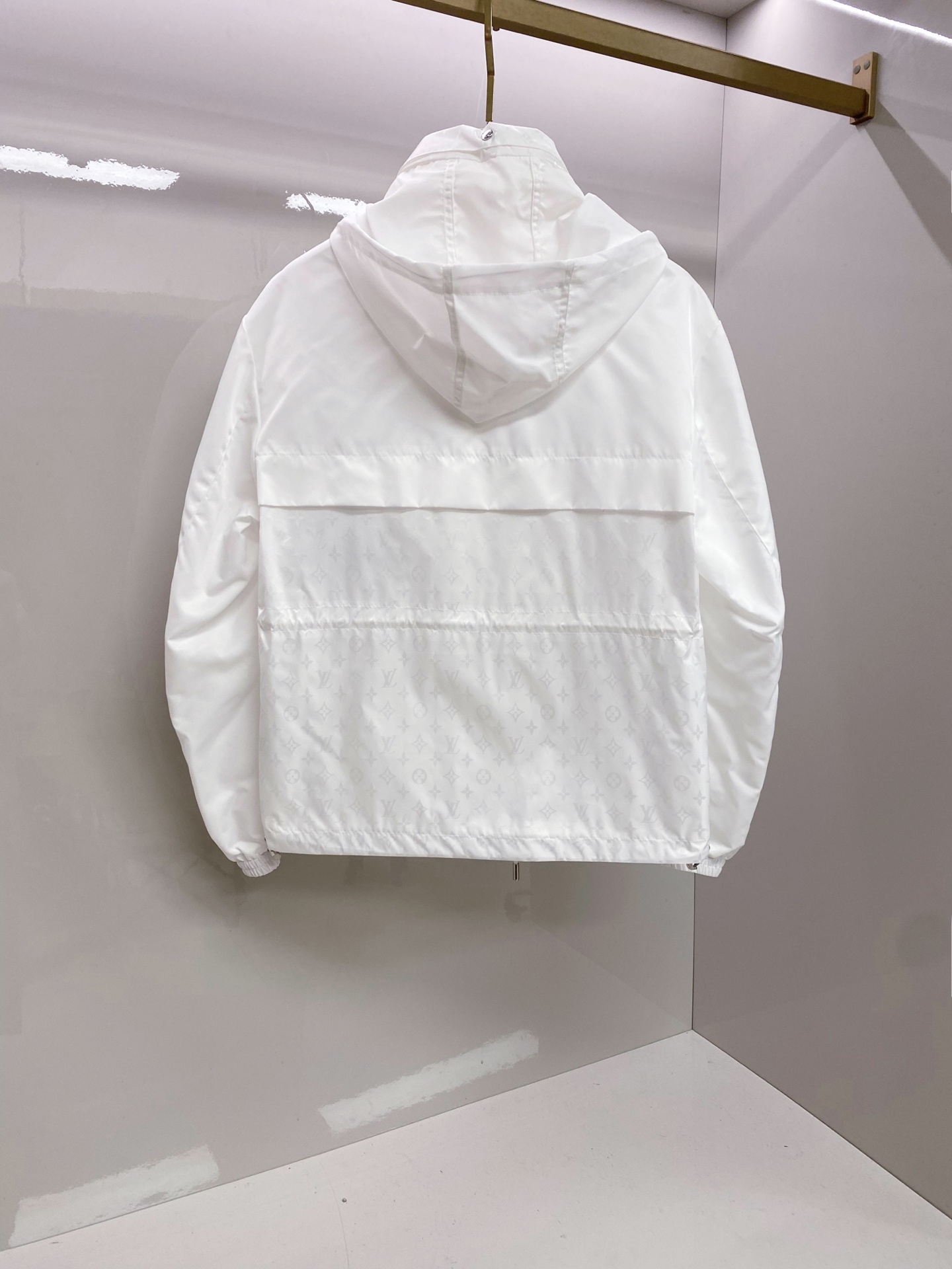 LV 2026ss春季新款夹克外套全高端版本！高定专柜面料辅料，透气舒适度高，细节无可挑剔，做工考究工艺