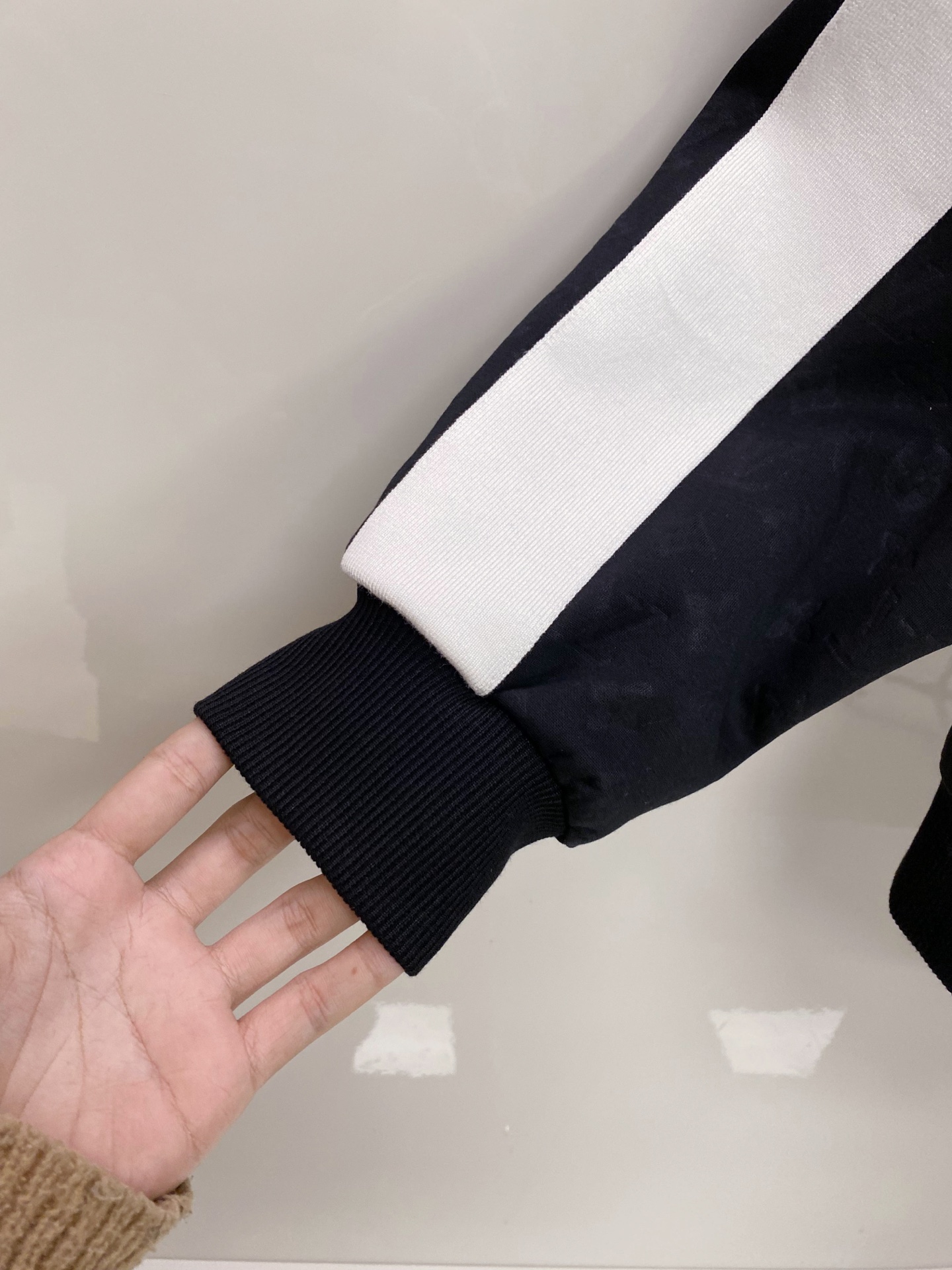 LV 2026ss春季新款夹克外套全高端版本！高定专柜面料辅料，透气舒适度高，细节无可挑剔，做工考究工艺