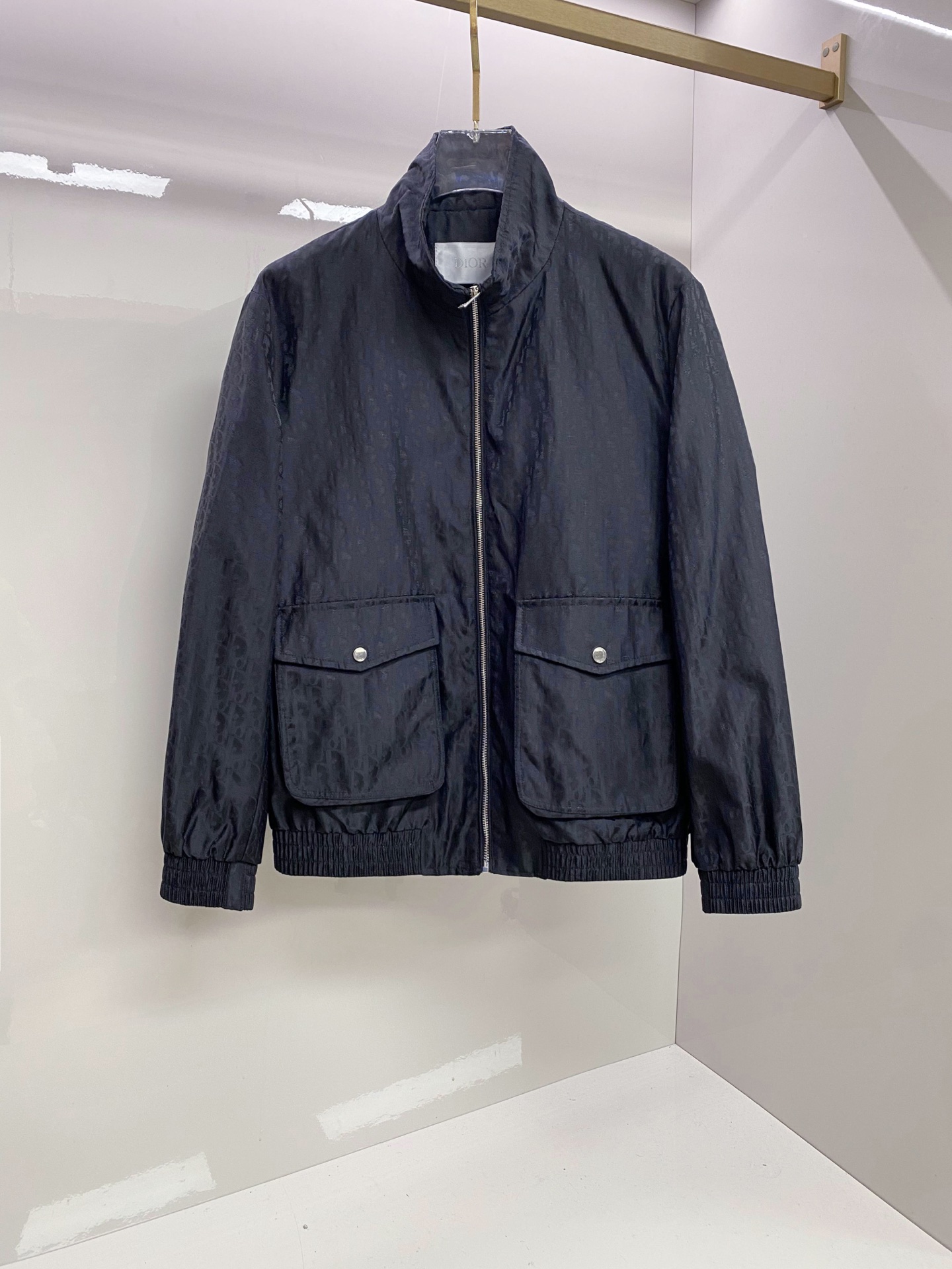 Dior 迪奥 2026ss春季新款立领夹克外套全高端版本！高定专柜面料辅料，透气舒适度高，细节无可挑剔