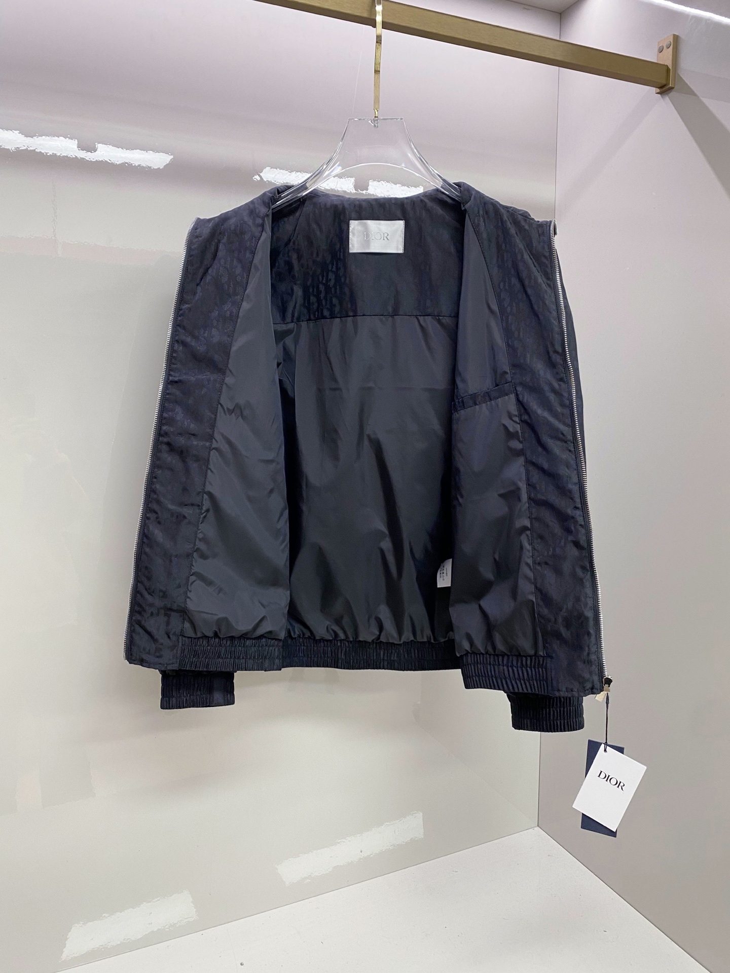 Dior 迪奥 2026ss春季新款立领夹克外套全高端版本！高定专柜面料辅料，透气舒适度高，细节无可挑剔
