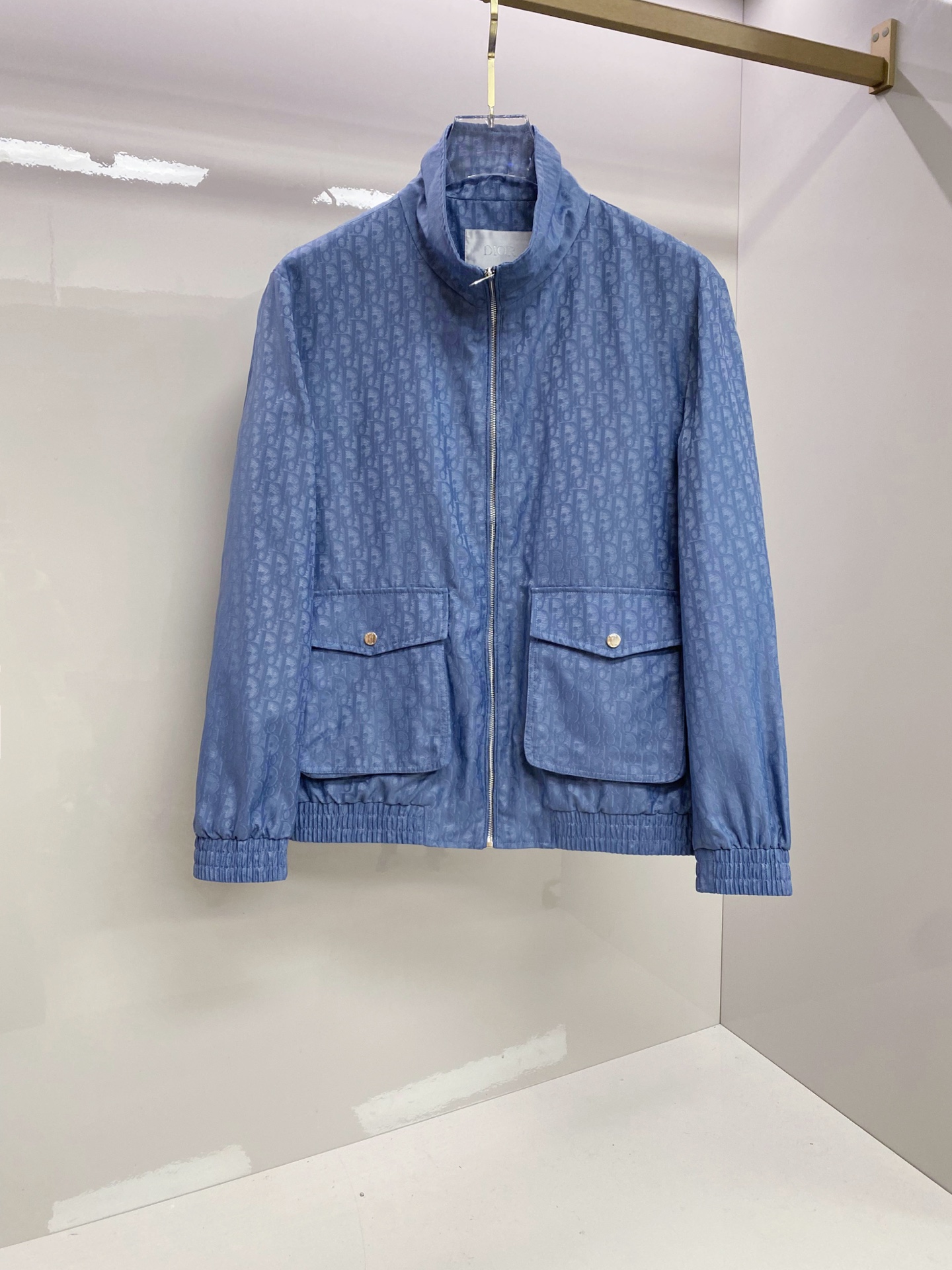 Dior 迪奥 2026ss春季新款立领夹克外套全高端版本！高定专柜面料辅料，透气舒适度高，细节无可挑剔