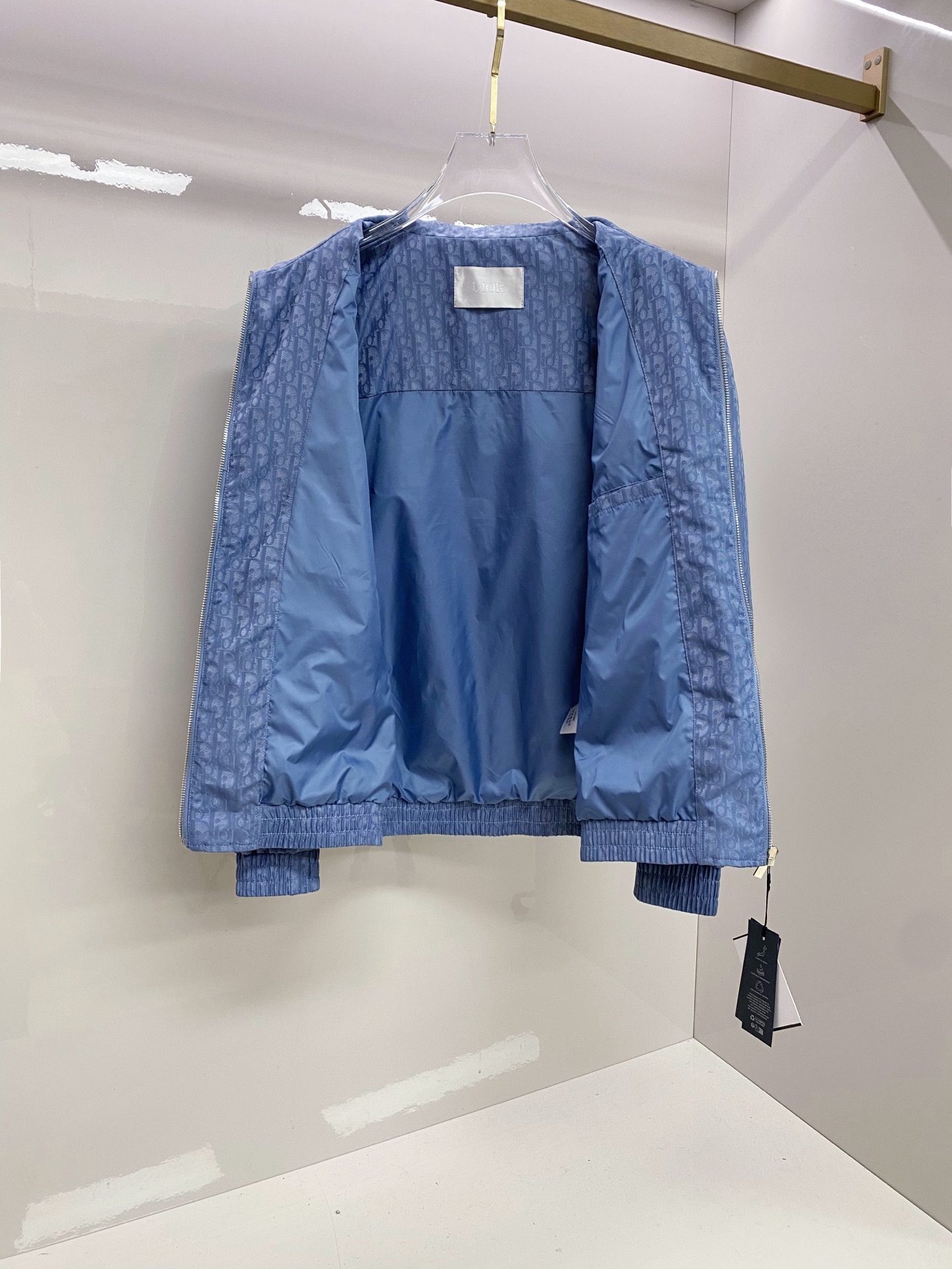 Dior 迪奥 2026ss春季新款立领夹克外套全高端版本！高定专柜面料辅料，透气舒适度高，细节无可挑剔