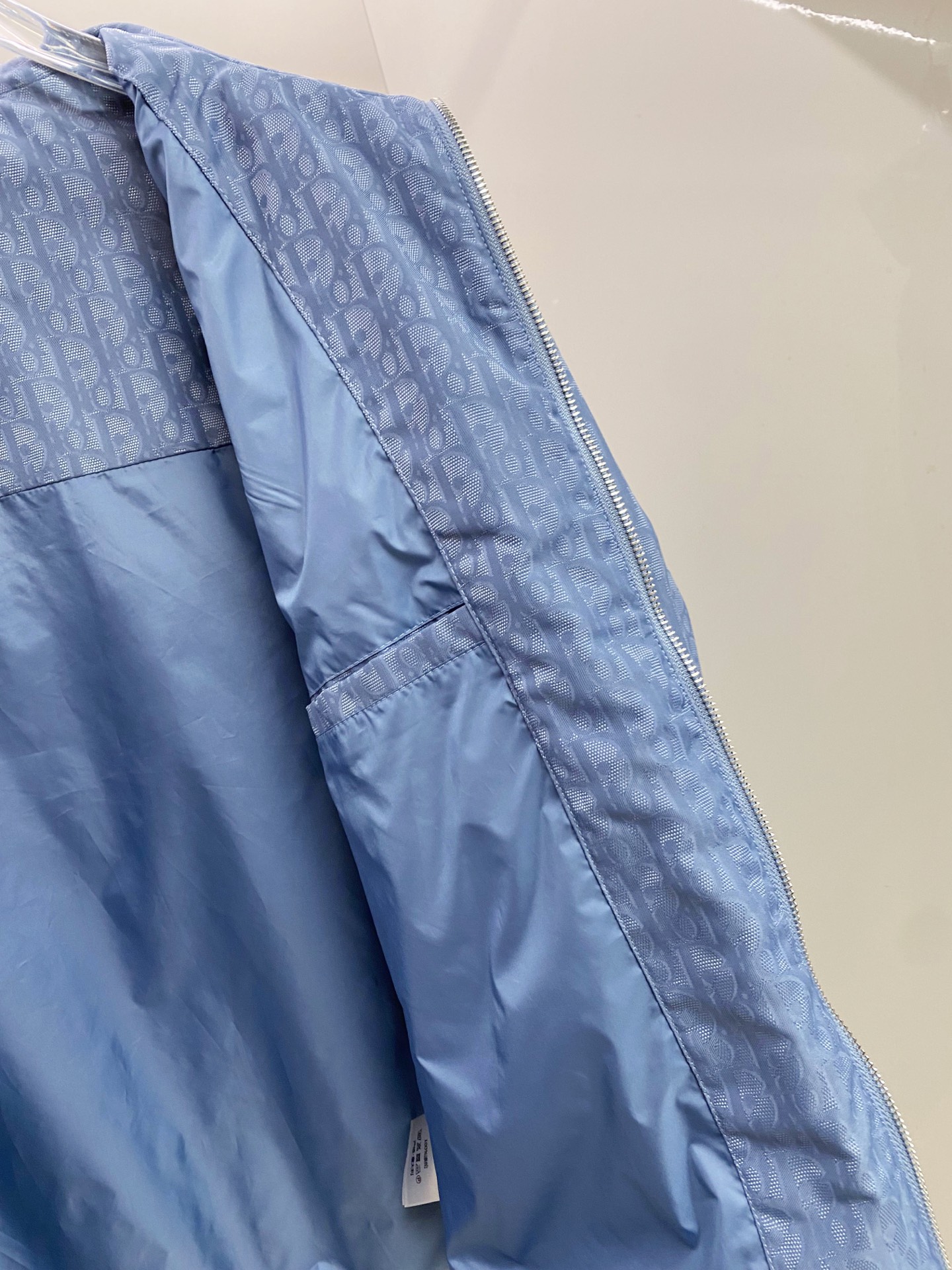 Dior 迪奥 2026ss春季新款立领夹克外套全高端版本！高定专柜面料辅料，透气舒适度高，细节无可挑剔