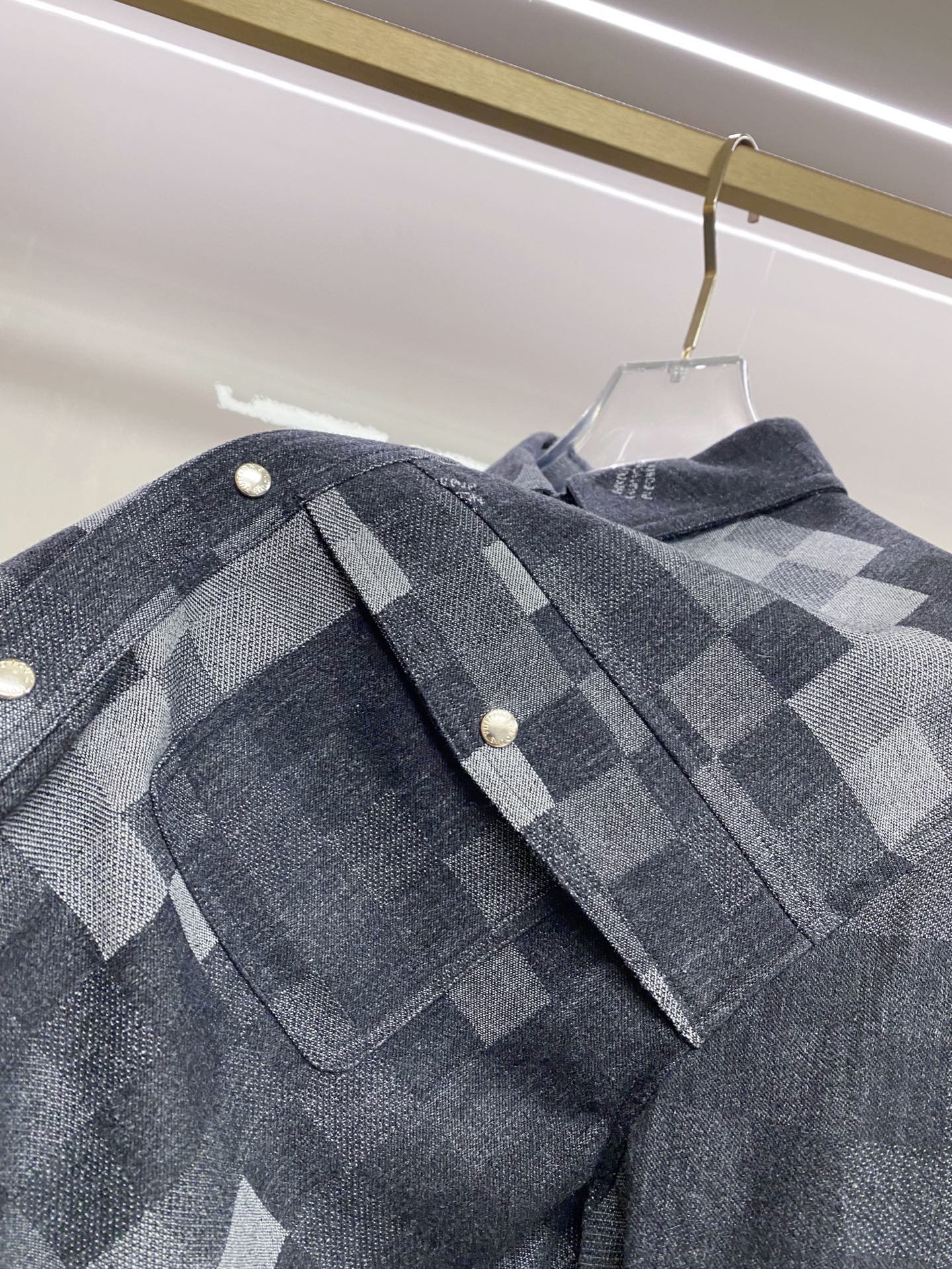 LV 袖子可拆卸 2026ss春季新款夹克牛仔外套全高端版本！高定专柜面料辅料，透气舒适度高，细节无可挑