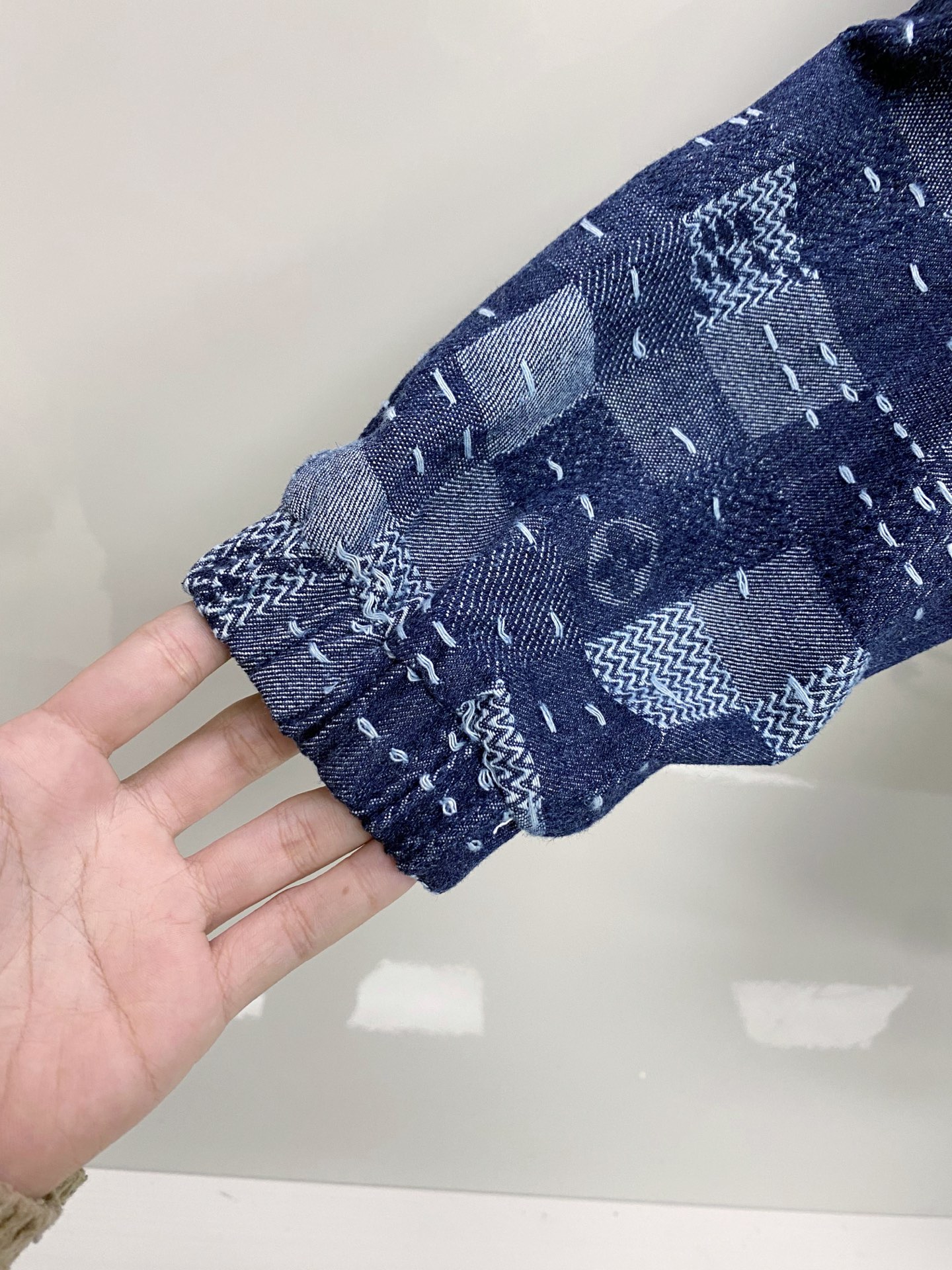 LV 2026ss春季新款夹克外套全高端版本！高定专柜面料辅料，透气舒适度高，细节无可挑剔，做工考究工艺