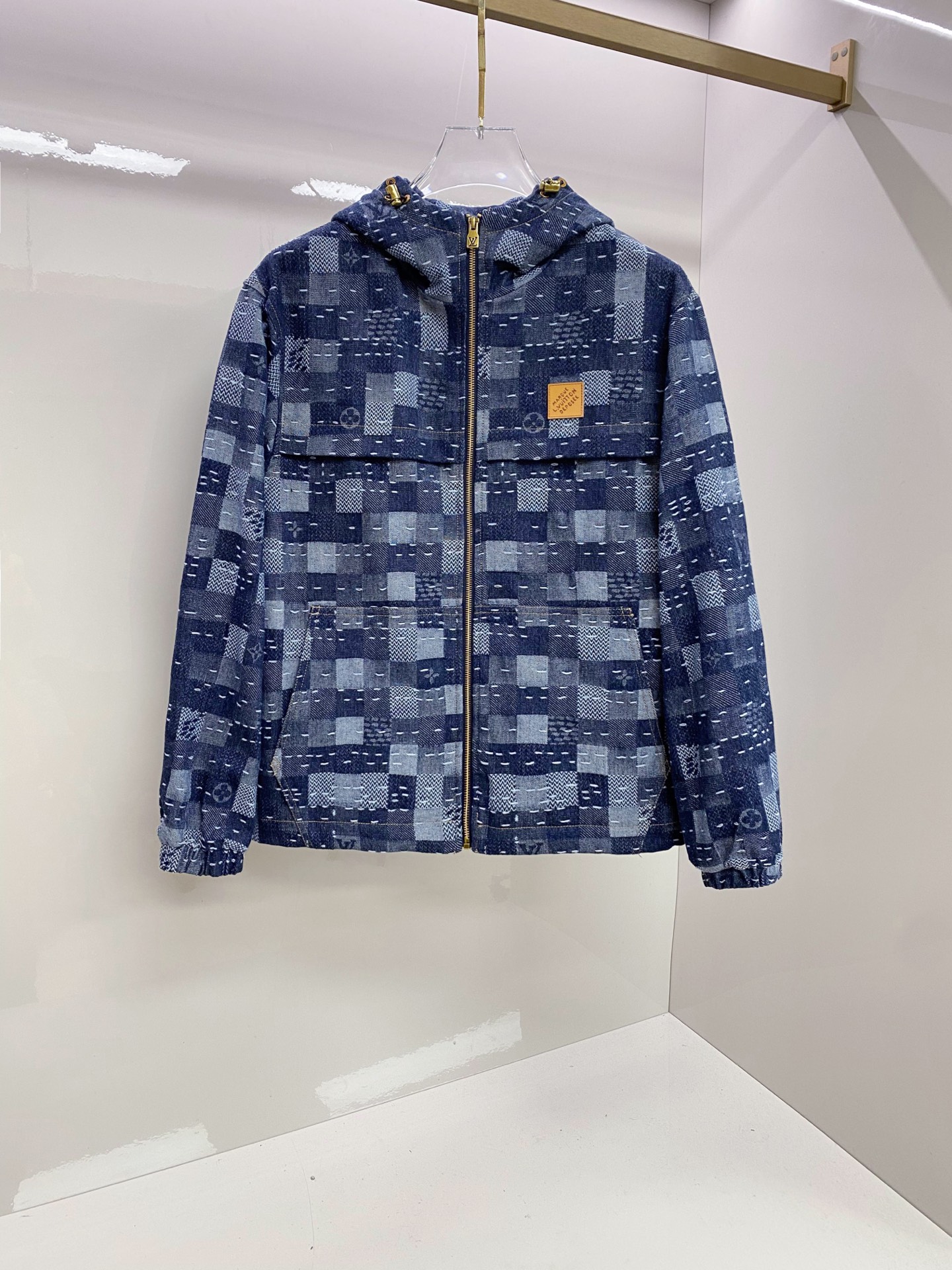 LV 2026ss春季新款夹克外套全高端版本！高定专柜面料辅料，透气舒适度高，细节无可挑剔，做工考究工艺