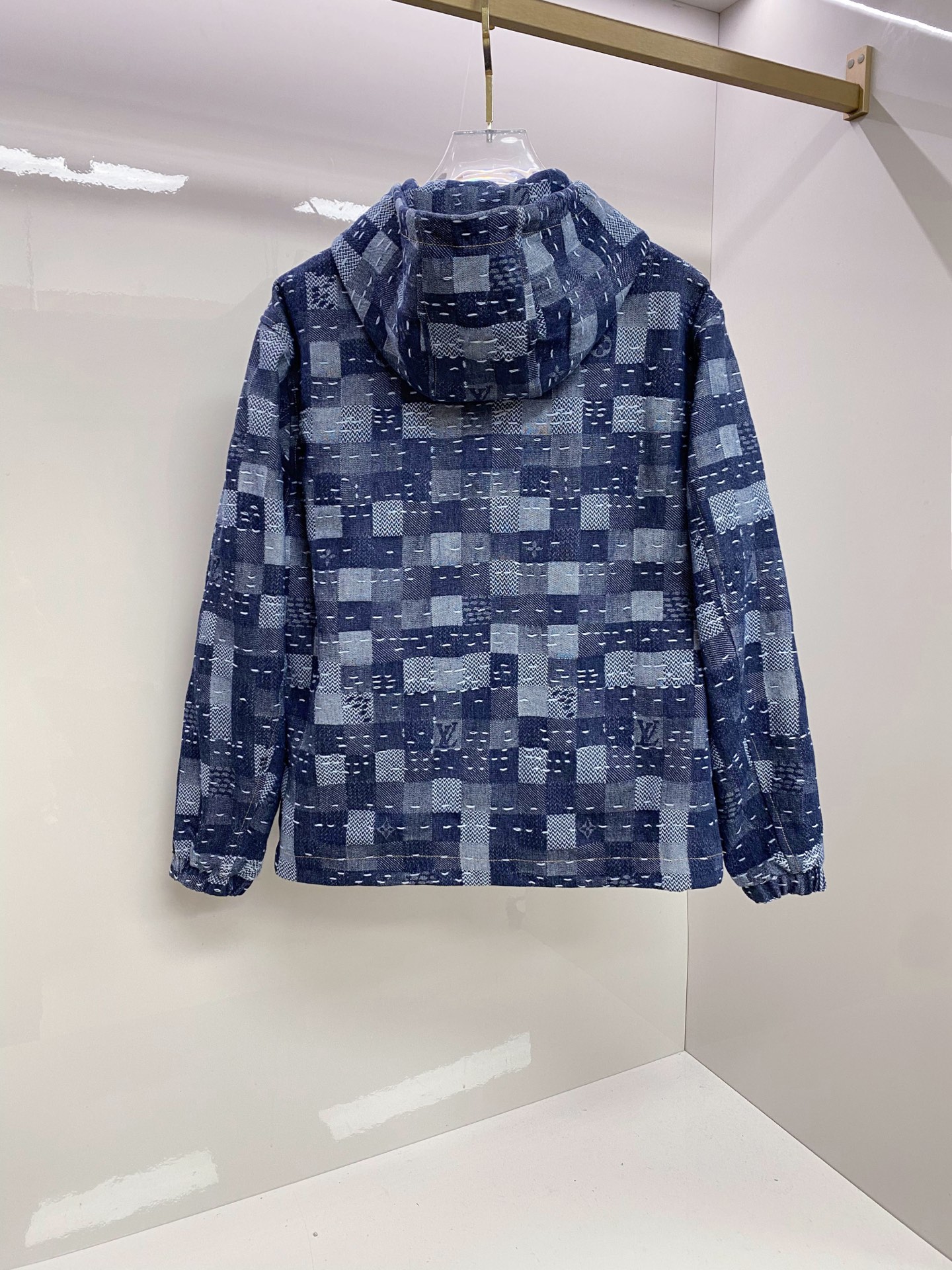 LV 2026ss春季新款夹克外套全高端版本！高定专柜面料辅料，透气舒适度高，细节无可挑剔，做工考究工艺