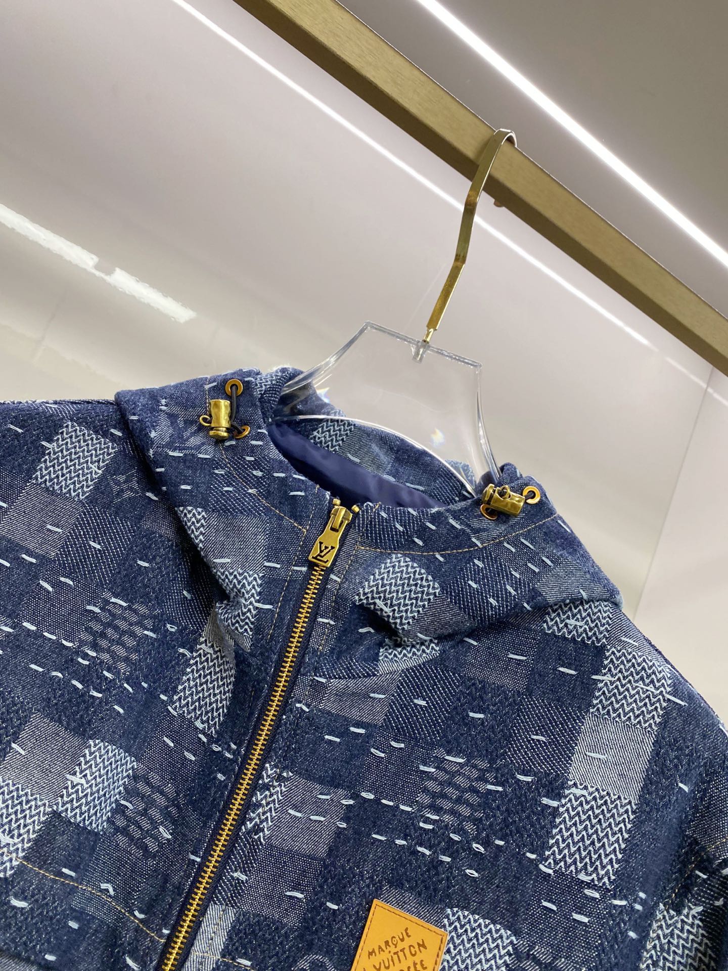 LV 2026ss春季新款夹克外套全高端版本！高定专柜面料辅料，透气舒适度高，细节无可挑剔，做工考究工艺