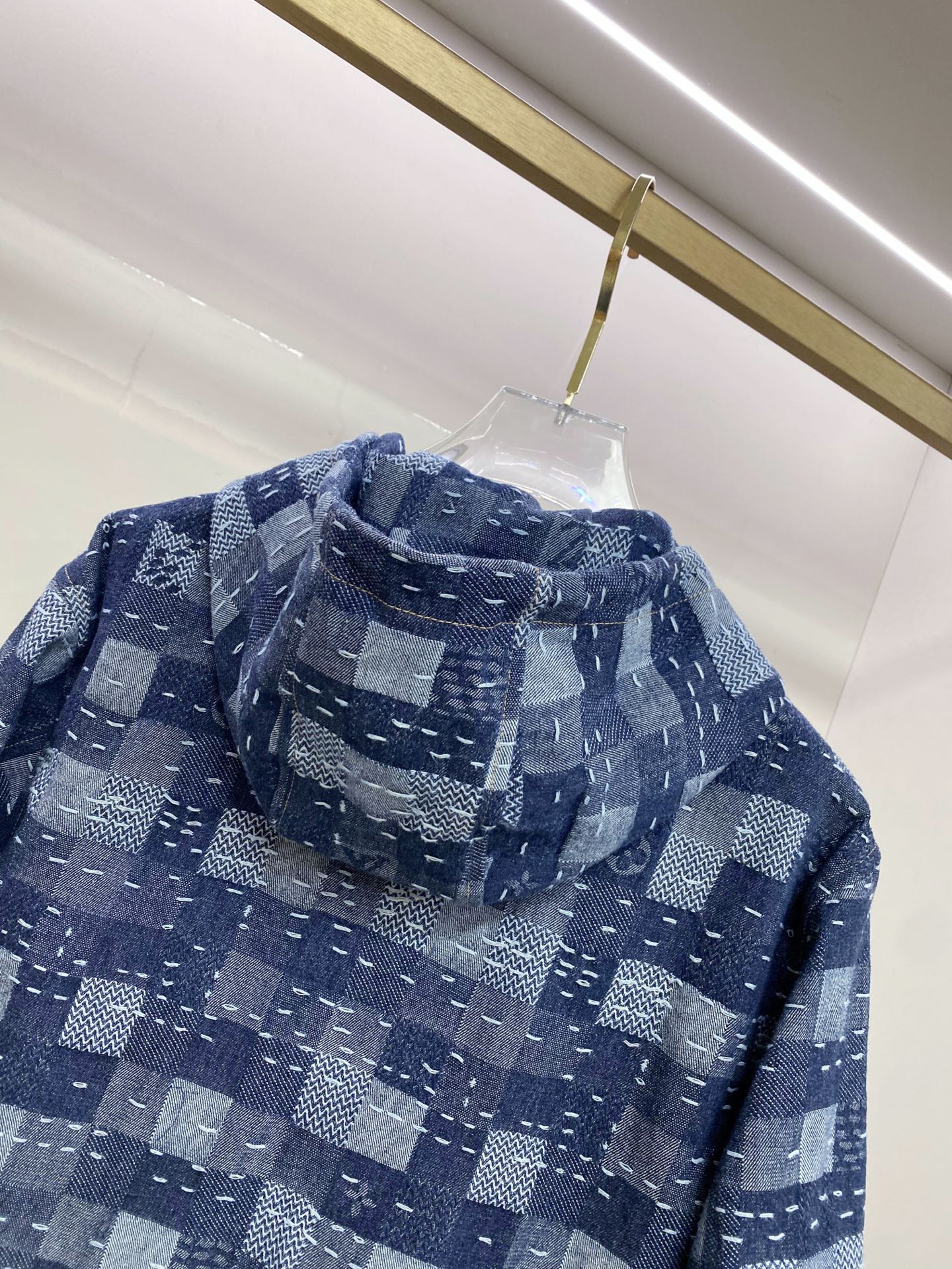 LV 2026ss春季新款夹克外套全高端版本！高定专柜面料辅料，透气舒适度高，细节无可挑剔，做工考究工艺