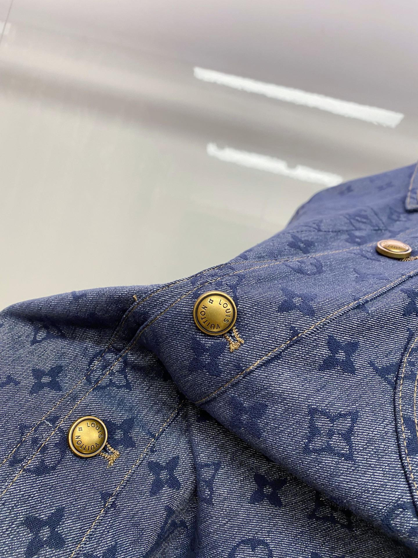 LV 大爆款 2026ss春季新款夹克外套全高端版本！高定专柜面料辅料，透气舒适度高，细节无可挑剔，做工