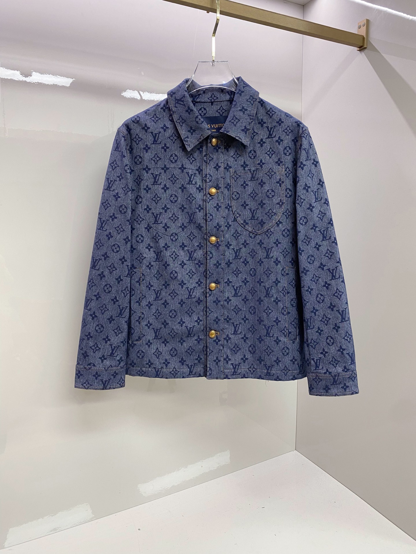 LV 大爆款 2026ss春季新款夹克外套全高端版本！高定专柜面料辅料，透气舒适度高，细节无可挑剔，做工