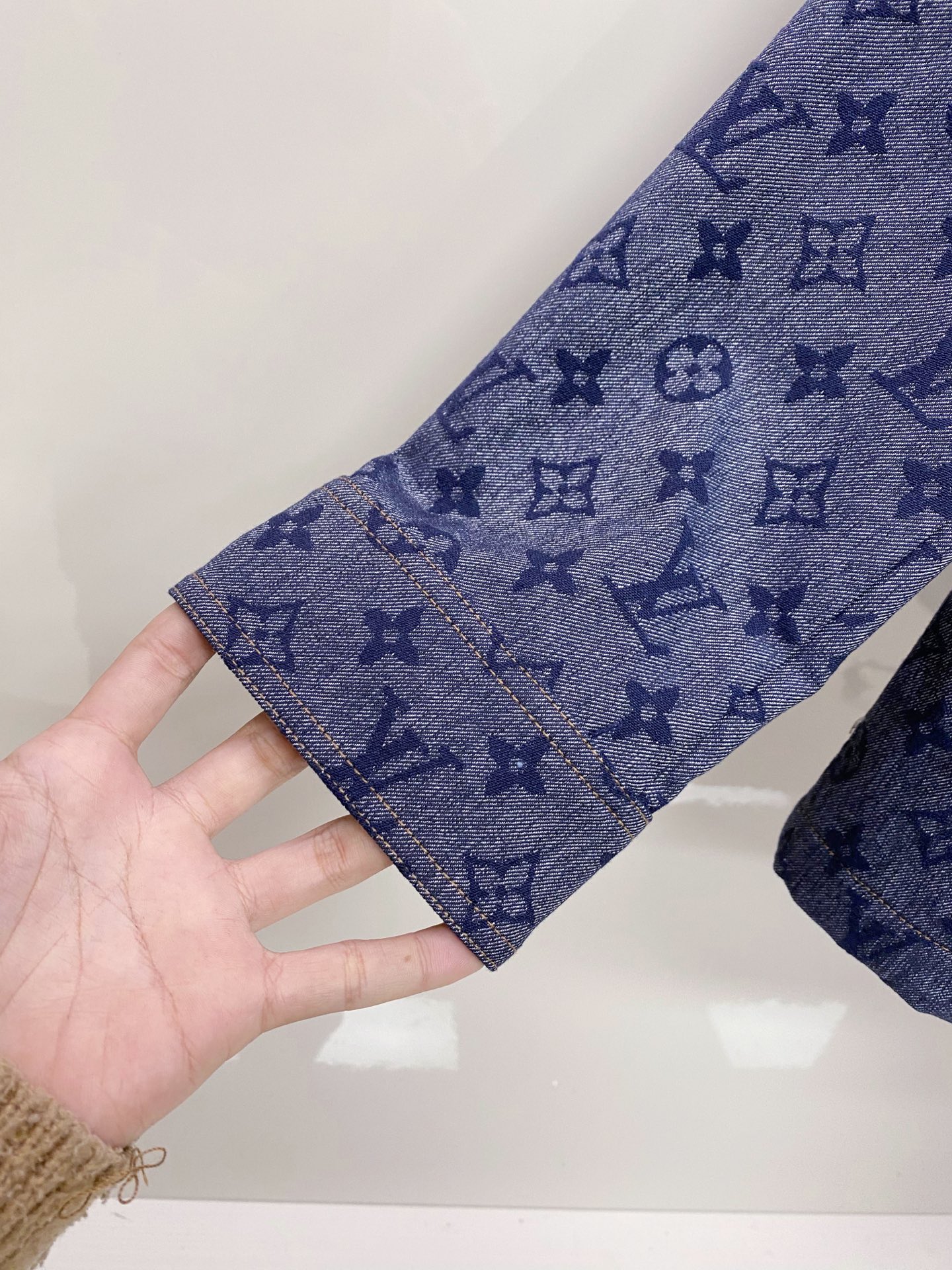 LV 大爆款 2026ss春季新款夹克外套全高端版本！高定专柜面料辅料，透气舒适度高，细节无可挑剔，做工