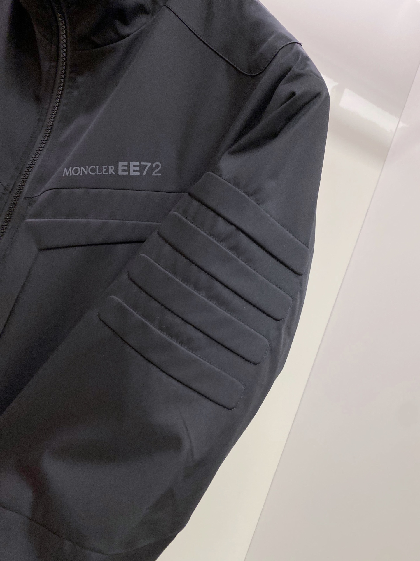 Moncler 蒙口 2026ss春季新款立领夹克外套全高端版本！高定专柜面料辅料，透气舒适度高，细节无