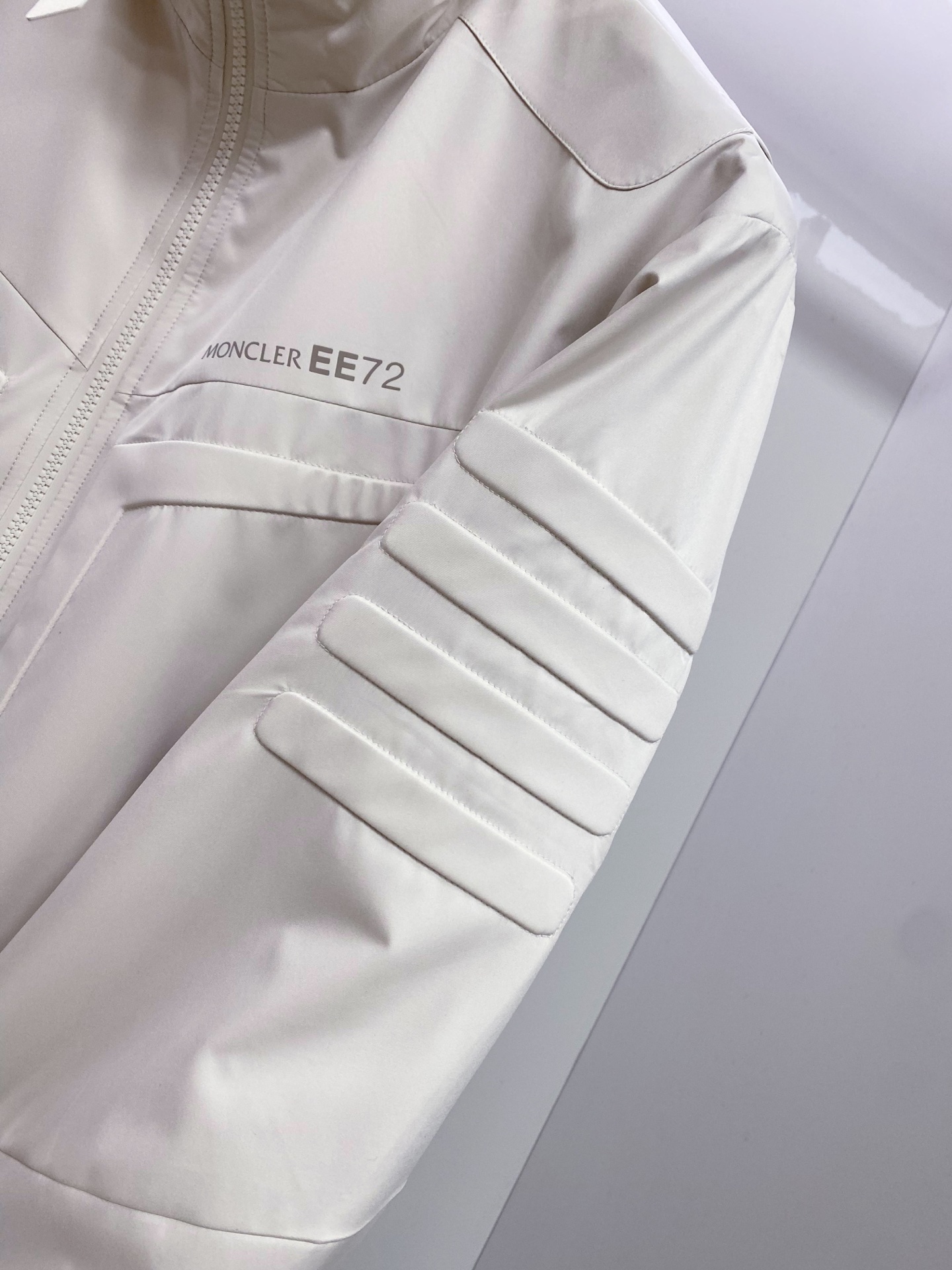 Moncler 蒙口 2026ss春季新款立领夹克外套全高端版本！高定专柜面料辅料，透气舒适度高，细节无