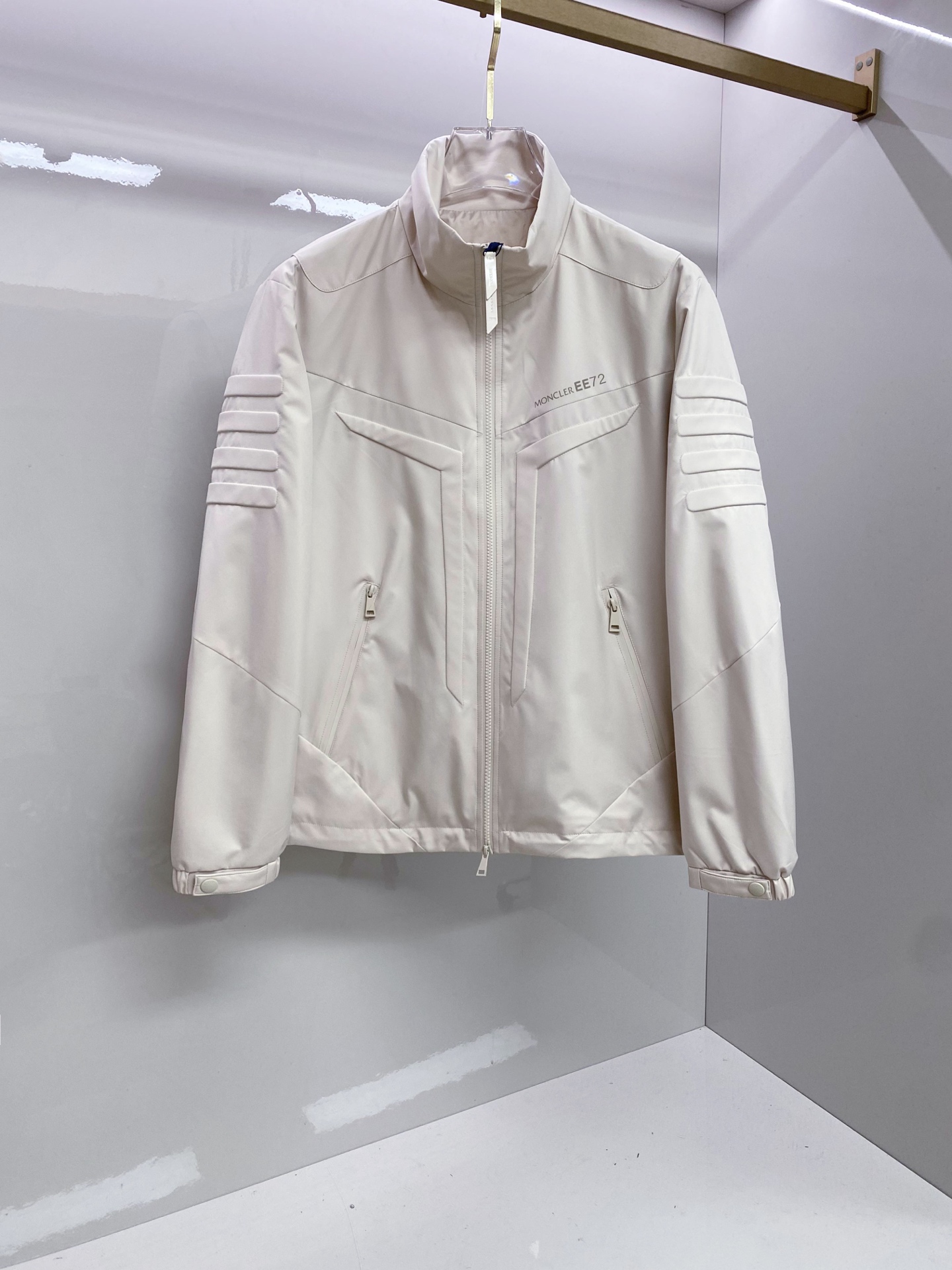 Moncler 蒙口 2026ss春季新款立领夹克外套全高端版本！高定专柜面料辅料，透气舒适度高，细节无