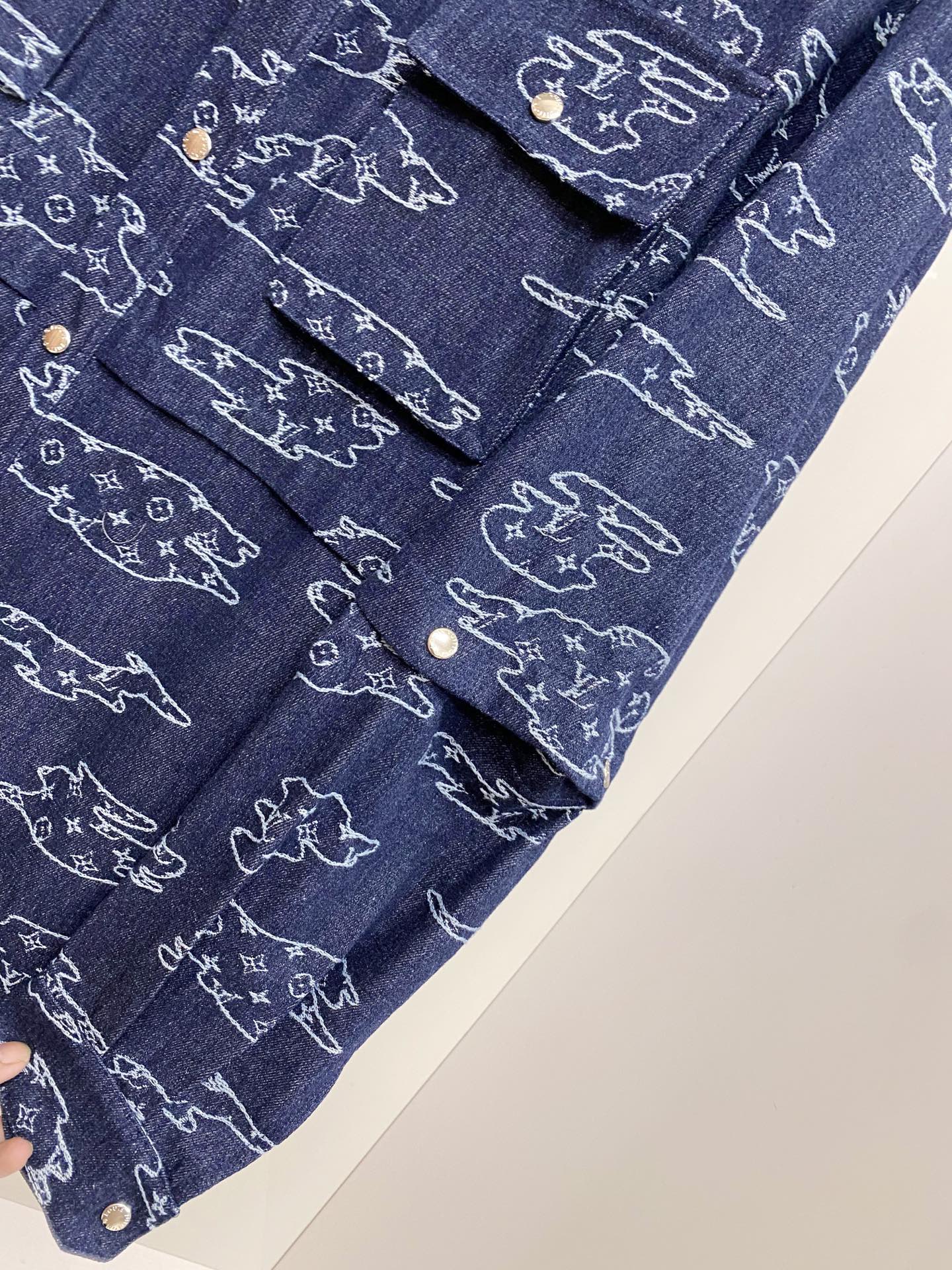 LV 2026ss春季新款夹克牛仔外套全高端版本！高定专柜面料辅料，透气舒适度高，细节无可挑剔，做工考究