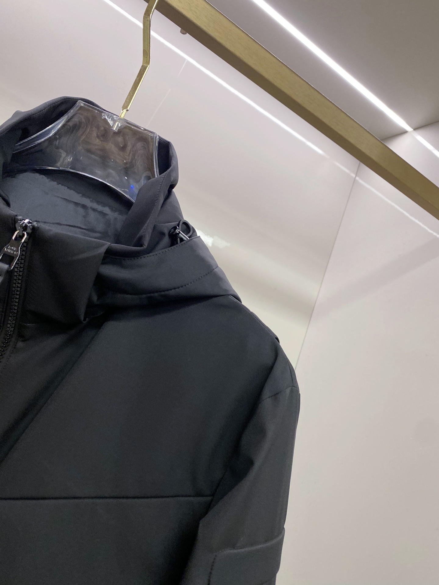 LV 2026ss春季新款夹克外套全高端版本！高定专柜面料辅料，透气舒适度高，细节无可挑剔，做工考究工艺