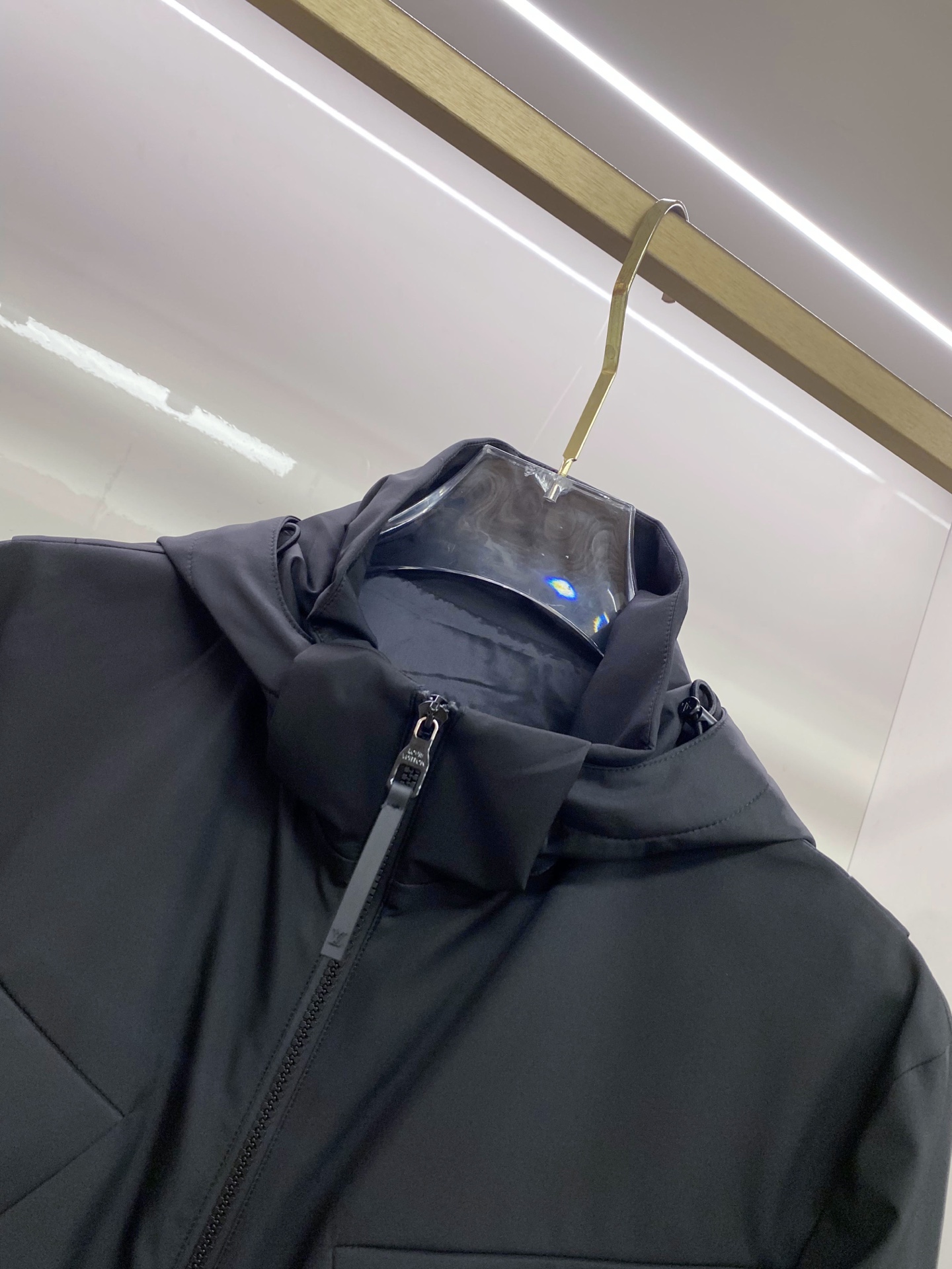 LV 2026ss春季新款夹克外套全高端版本！高定专柜面料辅料，透气舒适度高，细节无可挑剔，做工考究工艺