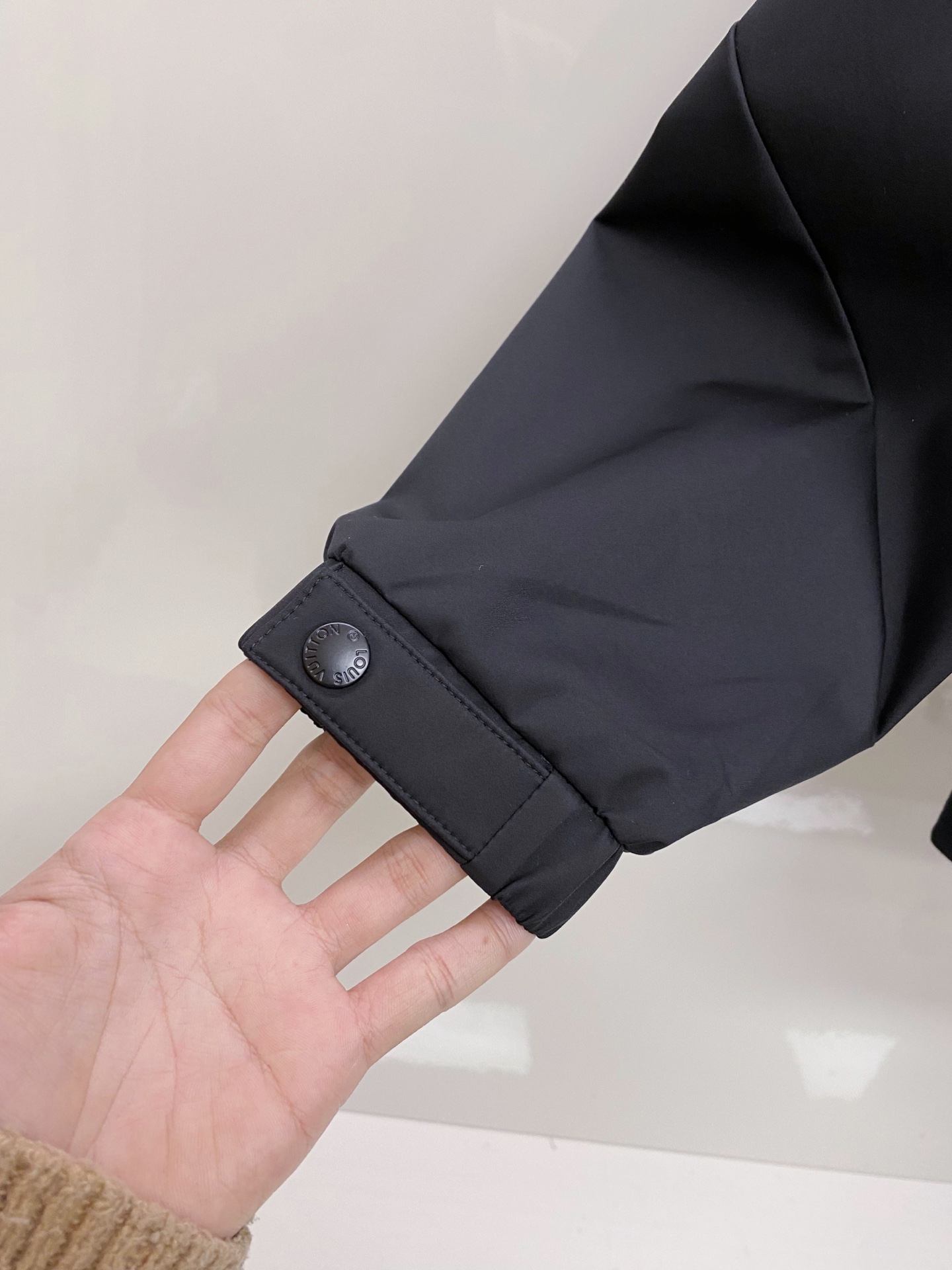 LV 2026ss春季新款夹克外套全高端版本！高定专柜面料辅料，透气舒适度高，细节无可挑剔，做工考究工艺