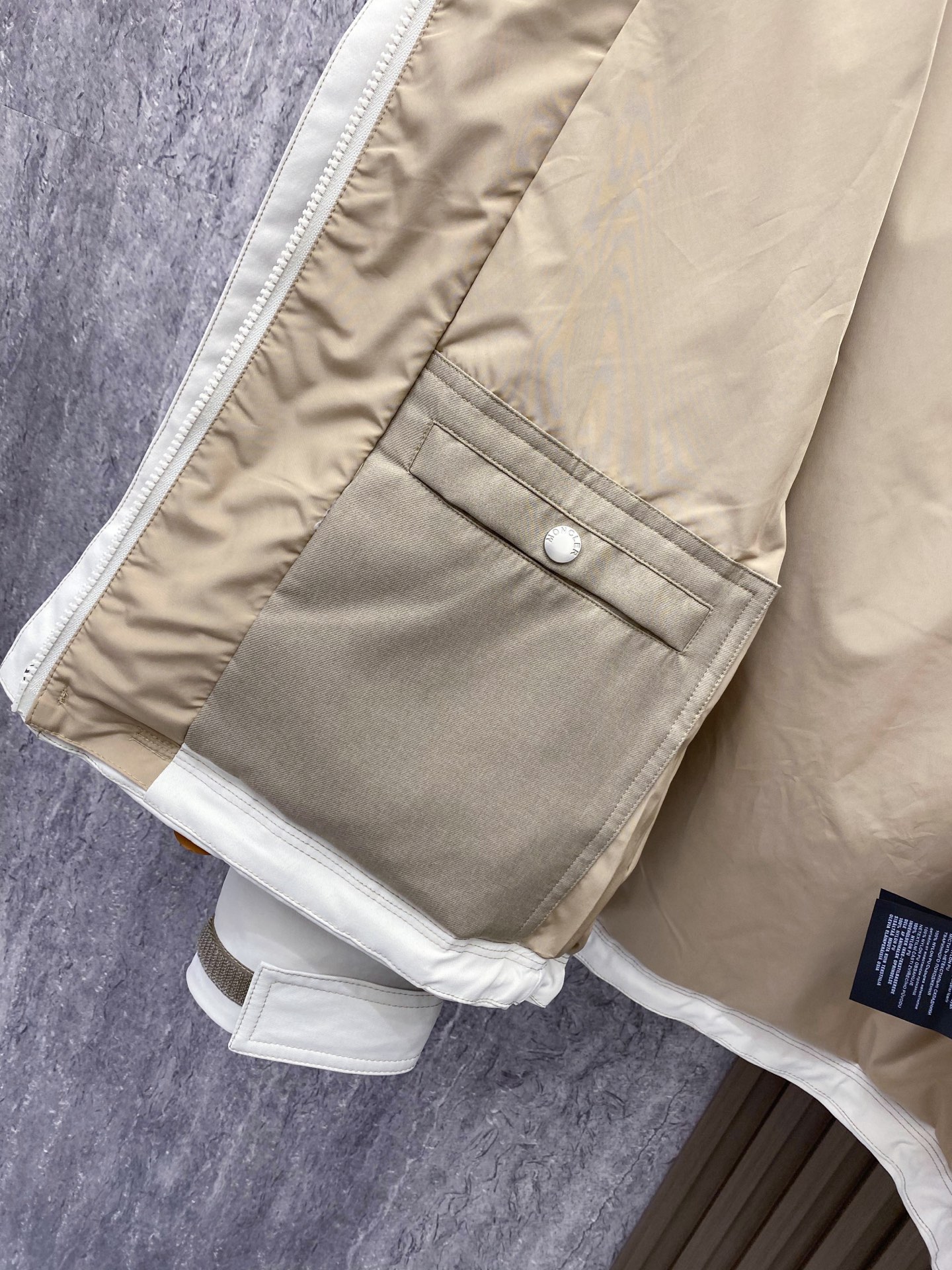 Moncler 蒙口 2026ss春季新款 官网同款男士夹克外套，原单三标齐全高端版本 定制面料 透气舒